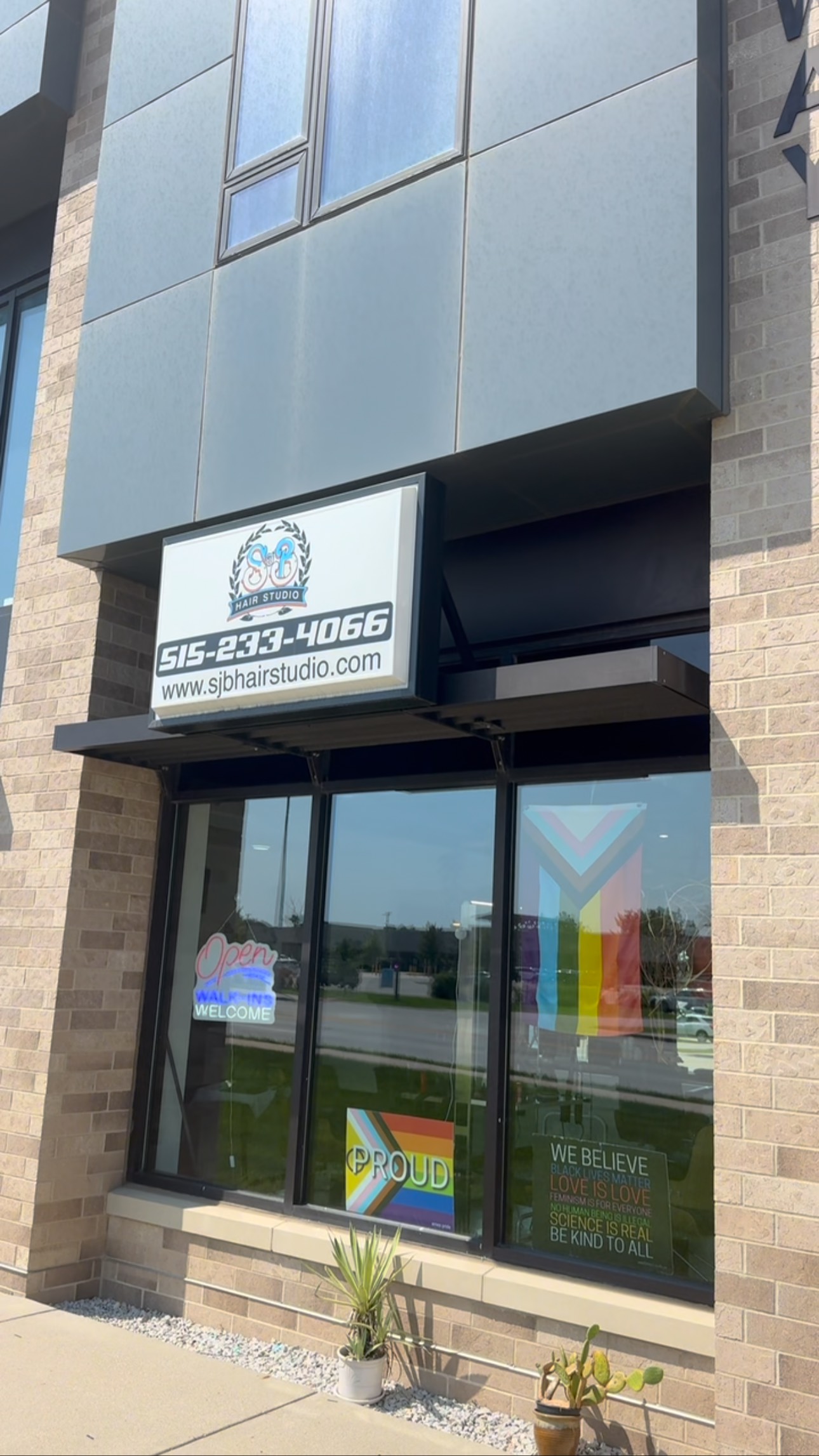 Did you know we accept walk ins?
We sure do! SJB is currently accepting walk ins all 7 days a week 🔥 We strive to provide you with the best quality products and services in an inclusive and welcoming environment at all times, even if it’s last minute!
We have walk in availability all weekend! Call today or just come on in, we can’t wait to see you 🤩