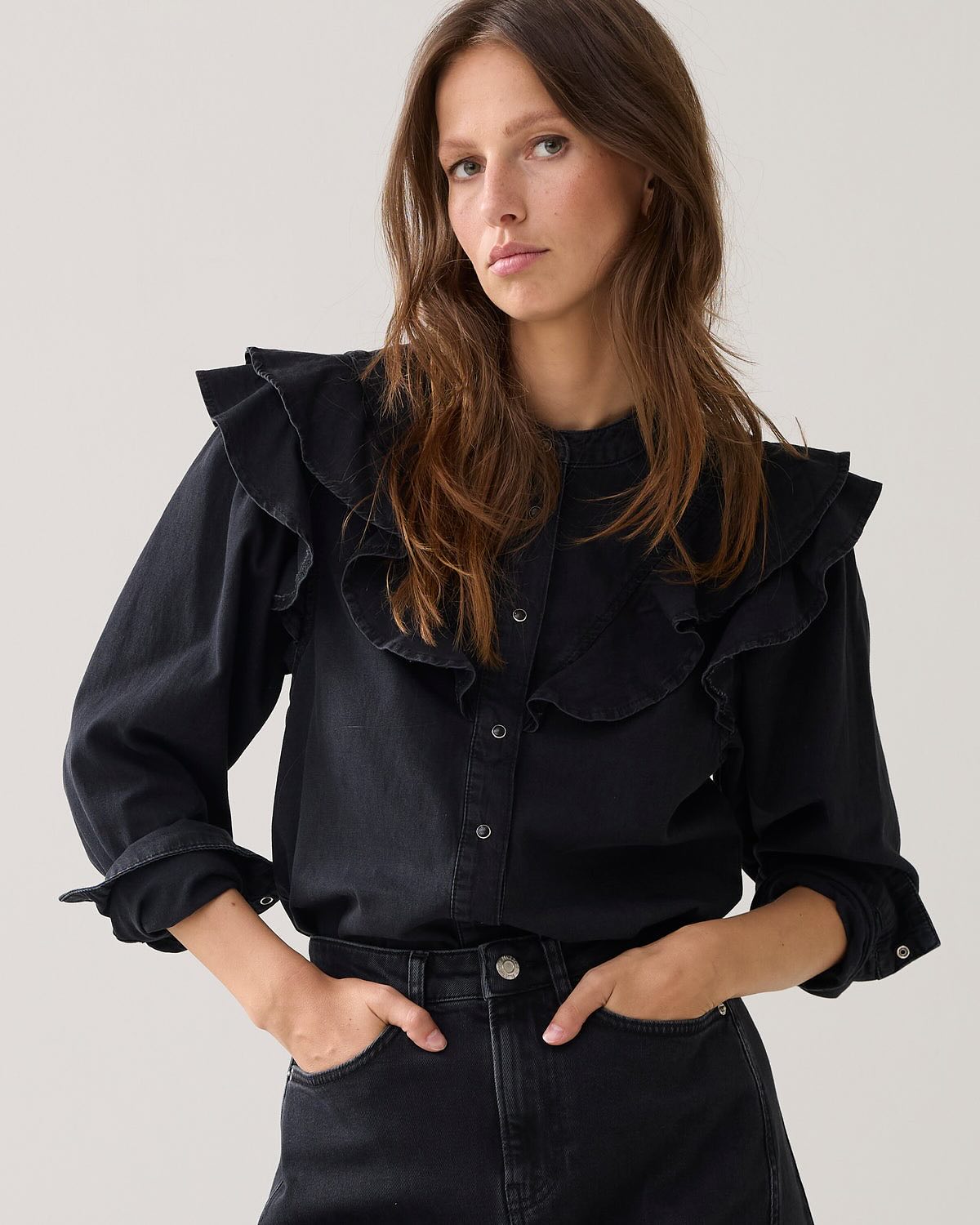 Villa Ed by Glozzy har börjat fyllas med nyheter – passa på att fynda bland sommarens reaplagg och spana in höstens senaste mode! 🌟 Bland annat den här ursnygga blusen – och mycket mer i butik!
Vi på Villa Ed
Inredningsbutik @villaedinredning
Klädbutik @villaed_by_glozzy
Café & Bistro @cafevillaed
Frisörer @villaed.frisorerna
Injektionsbehandlare @beautylin.se
Kroppsvård & Massage @lindaholtzkroppsvard
Inemotion Psykologi @inemotionpsykologi
Keramik @lerkallan
Skulpturskogen Villa Ed