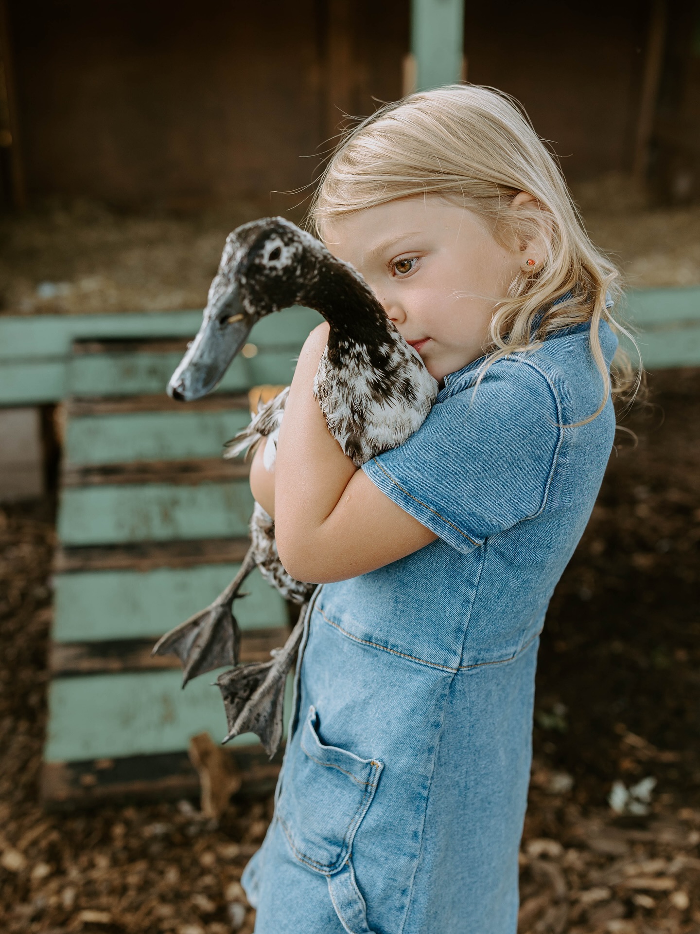 This session was everything 🫶🏼. They showed me a slice of their homestead, their hard work, their land, their life. It was so relaxing and peaceful.