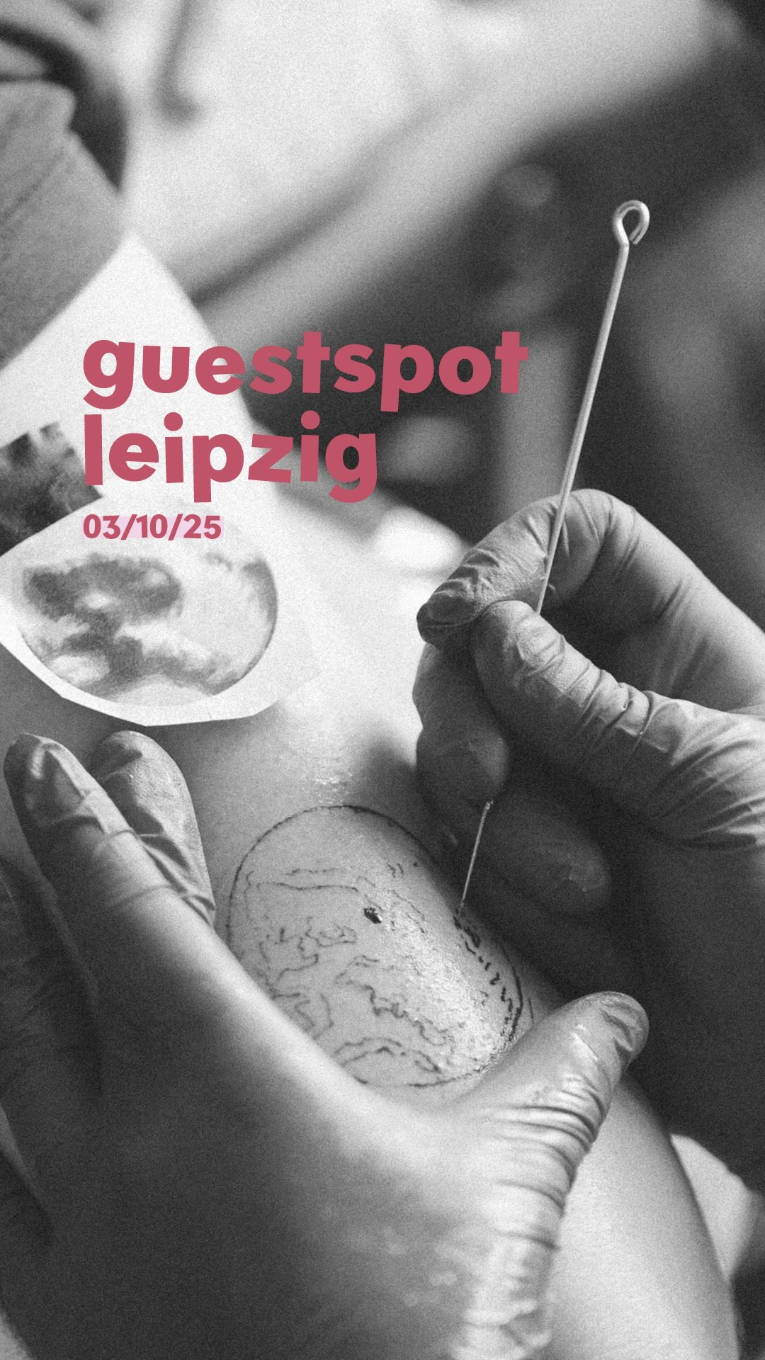 ✽ leipzig guestspot ✽
𝟎𝟑.𝟏𝟎.𝟐𝟎𝟐𝟓
ich bin für einen tag im @studio.venell und pikse dir meine flashmotive oder deine eigenen ideen unter die haut.
handpoke only und wie immer: zart, verspielt, botanisch bis surreal. ich zaubere dir gern was kleines feines zusammen.
das anfrageformular findest du unter
studioknuts.de/guestspots
ich freu mich auf dich!
#leipzigtattoo
#tattooleipzig
#dresdentattoo
#handpoke
#handpoketattoo
#handpoketattoos
#stickandpoke
#finelinetattoo
#delicatetattoos
#weimartattoo
#erfurttattoo
#jenatattoo
#leipzigguestspot
#leipzigguestartist