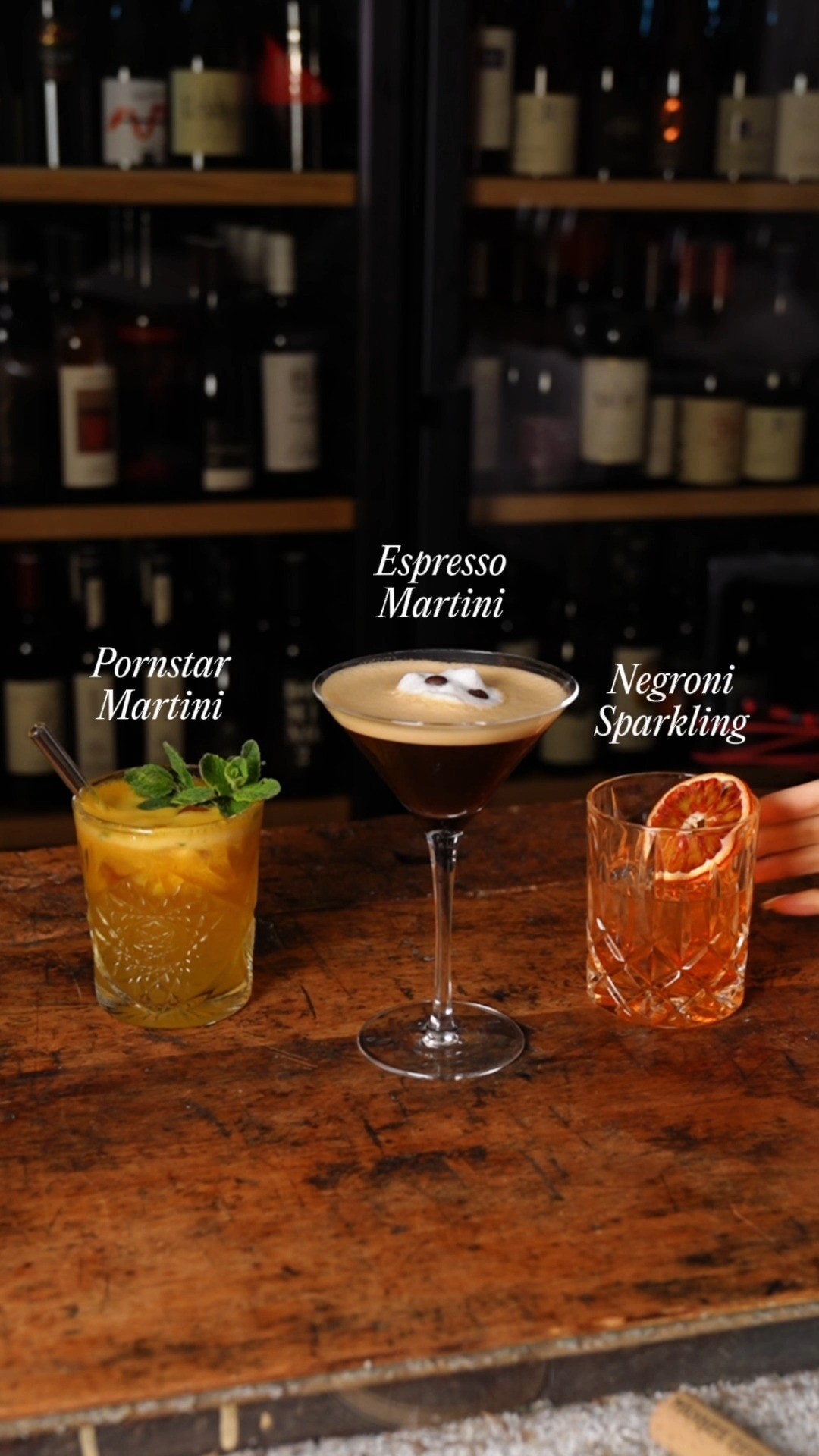 Pornstar Martini, Espresso Martini oder Negroni Sparkling? Wofür entscheidest du dich heute? 😉🍹🍸🥃
#ef16restaurant #fleischmarkt16 #viennaeats #viennarestaurant #finefoodvienna #viennawinebar #viennagarden #sommerwien #foodwithheart #viennacreatives #viennadinner #afterworkvienna #wecreatesmiles #cocktails #drinks