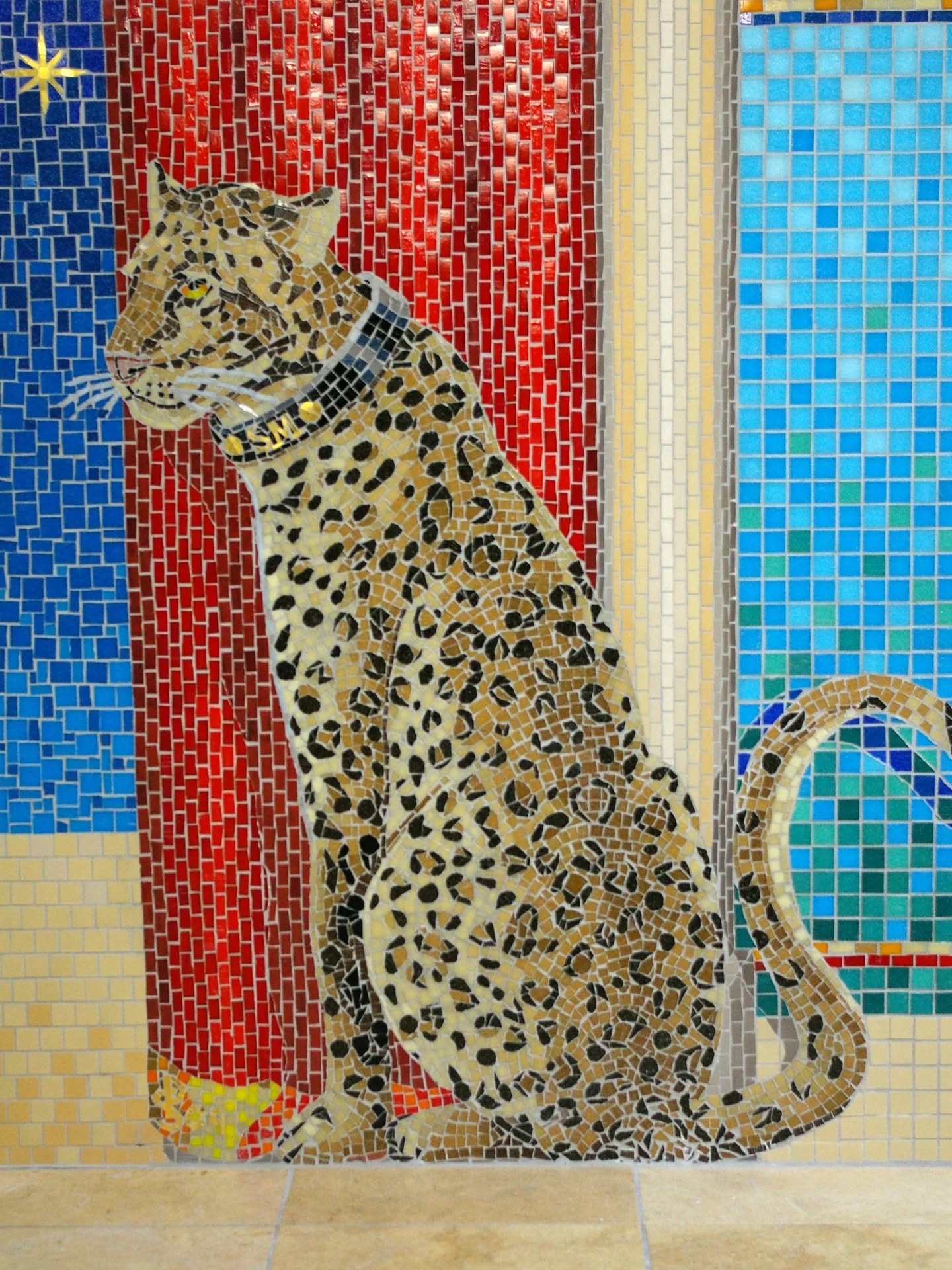 🐱 Happy International Cat Day 🐱
Our Leopard bathroom and Lion mosaics two very different styles of mosaic but both equally purrfect!
#internationalcatday🐱 #catday #catdayeveryday #leopard #lion #mosaic #caturday #ihavethisthingwithglass #ihavethisthingwithtiles #bespokebathrooms #luxuryhomedecor #luxuryinteriors #luxuryflooring