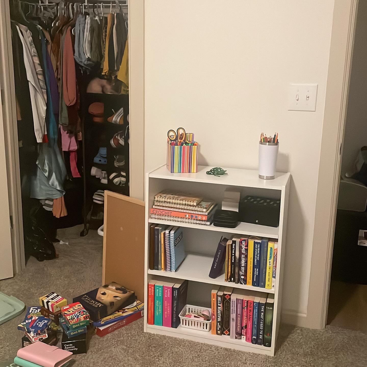 Getting my room set up in the new apartment and I’m loving it so far 🥰 #moving#atx#atxsmallbusiness#craftroom#bookshelf#decor