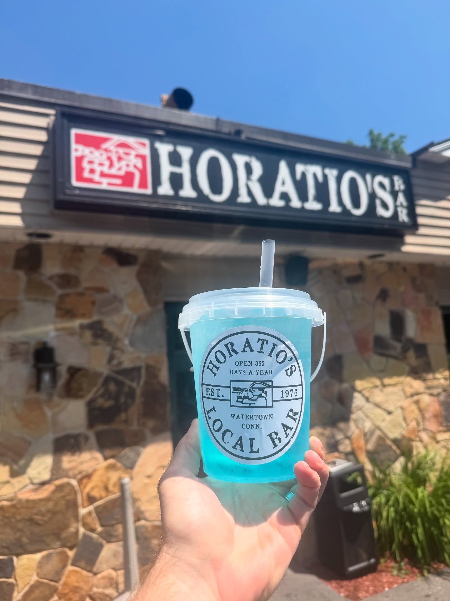 Presenting the Shark Bite 🦈 our Fun Bucket Friday cocktail! Drink it here or take it To-Go! Enjoy the weekend! 🍹 #cocktailbuckets #funbuckets #HoratiosToGo #beattheheat