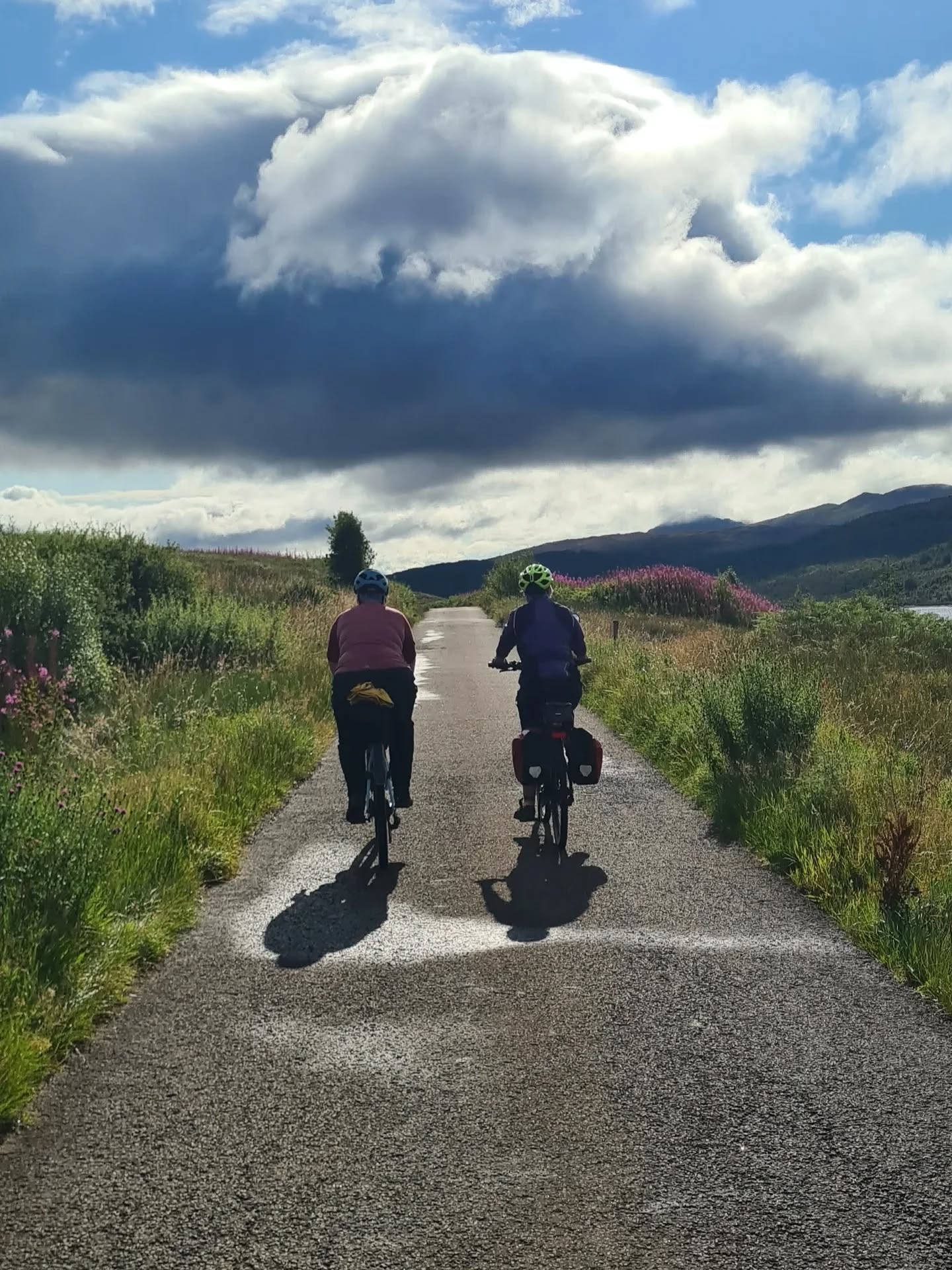 Day 2 guiding the Goats and Boats trip.
Sometimes bikepacking is about going small on mileage and big on fun touristy experiences.
Because, why not?
A wonderful day pottering on bikes, taking a historic steamboat along Loch Katrine, cuddling goats, eating ice cream, and enjoying watching the stunning scenery pass slowly by.
Utterly blissful.
.
.
#goatsandboats #bikelife #bikepackingadventures #bikepacking #bikepackingscotland #lochkatrine #slowdown #cyclinglife #cyclescotland #gravelisastateofmind #offroadcycling #Trossachs