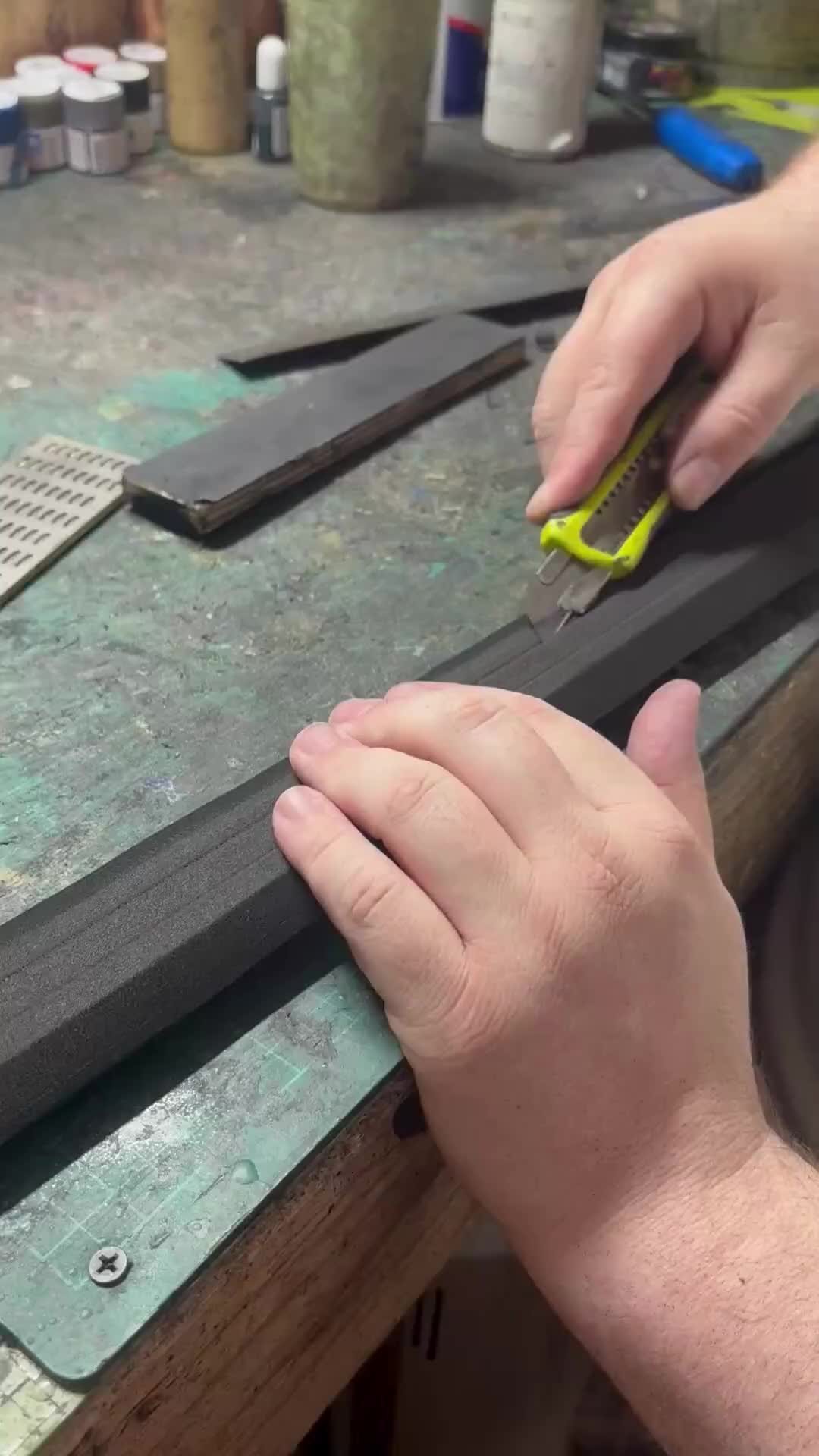 POV: Monday in the workshop — blades are foam, but the grind is real.
Every piece built by hand, every detail crafted with care.
#MakersMonday #WorkshopPOV #FoamSmith #CosplayProps #TTCraftworks #LARPgear #BehindTheScenes