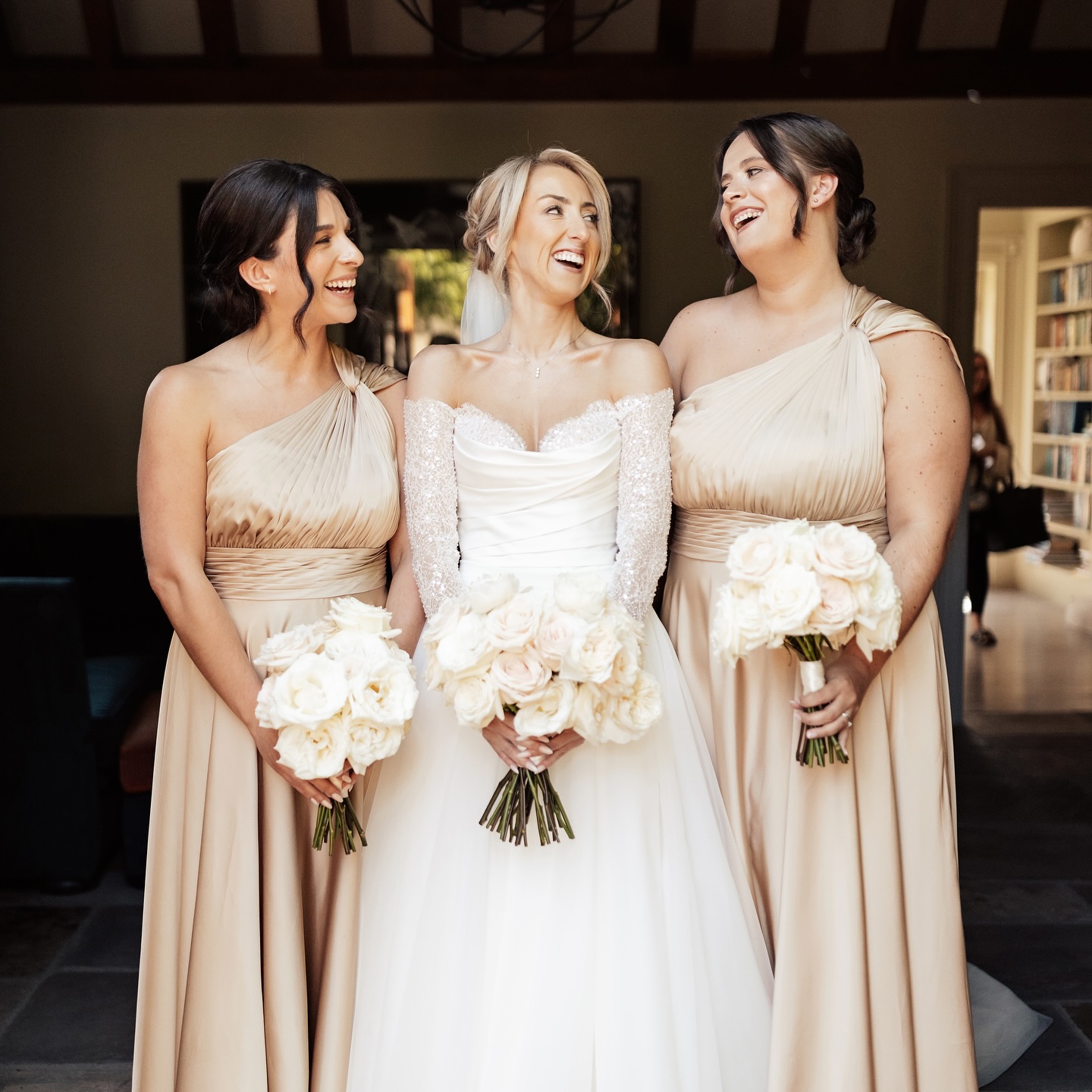 KENDAL👰🏼♀️🤍 My beautiful bride Kendal and her bridal party were a joy to glam!! These smiles are what I live for and I just love seeing how the rest of your wedding day was🤍
Spending your whole morning with you is so special!! We as muas are the one of the first suppliers you see and we get to see all your excitement and nerves to then turn you into the most beautiful bride!! (I did stay back to watch kendal walk down the aisle eheheh)
Kendal made the most stunning bride and her dress was hiding a secret transformation!! She had a lovely over skirt which was removed in the evening to reveal her stunning dress underneath!!
Thank you so much @alextentersphotography for sharing this gallery✨
Venue: @chapelhouseestate
Hair: @kerrieclubbhairandmakeup
Decor/ styling: @atouchofkent
#kentweddings #kentmakeupartist #weddingmakeupartistkent #glowingbride #chapelhouseestate #kentbride #bridalmakeupartists #kentweddingsuppliers #sussexweddingsupplier #sussexbride #kentmua