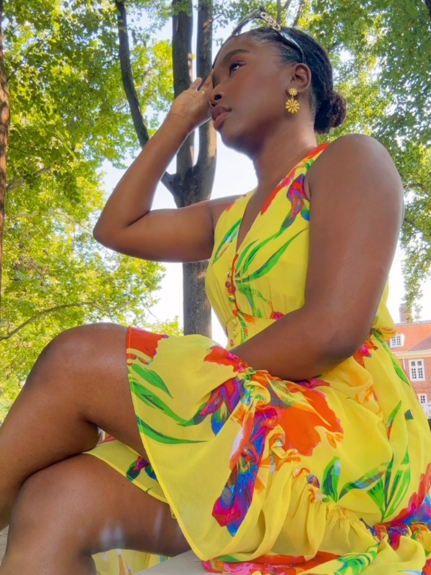 Good morning my beautiful Kings & Queens 👑
“A good life is still a hard life.
But at least it’s hard in ways that make you proud.”
Not all struggle is bad.
Some of it means you’re growing.
Building something real.
Becoming someone stronger.
The challenges don’t go away
but they do start to feel more meaningful.
Keep pushing.
Keep choosing the hard that leads to purpose, peace, and pride.
Ill be here watching you as we watch each other “becoming “
👇🏾Tag someone who’s choosing the right kind of hard today.