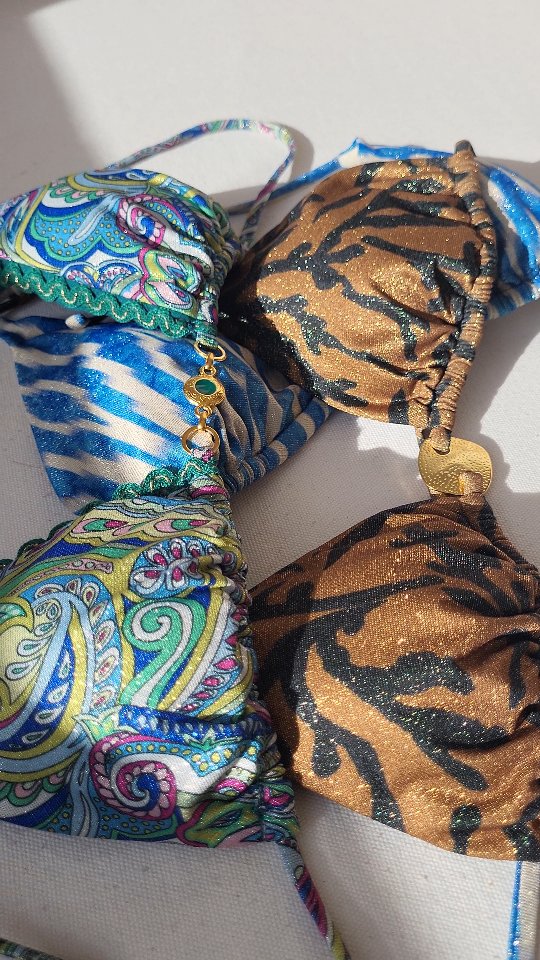 Which glitter bikini would you pack for your next adventure?
#travelwithôsalé #summerpacking #bikini #holiday