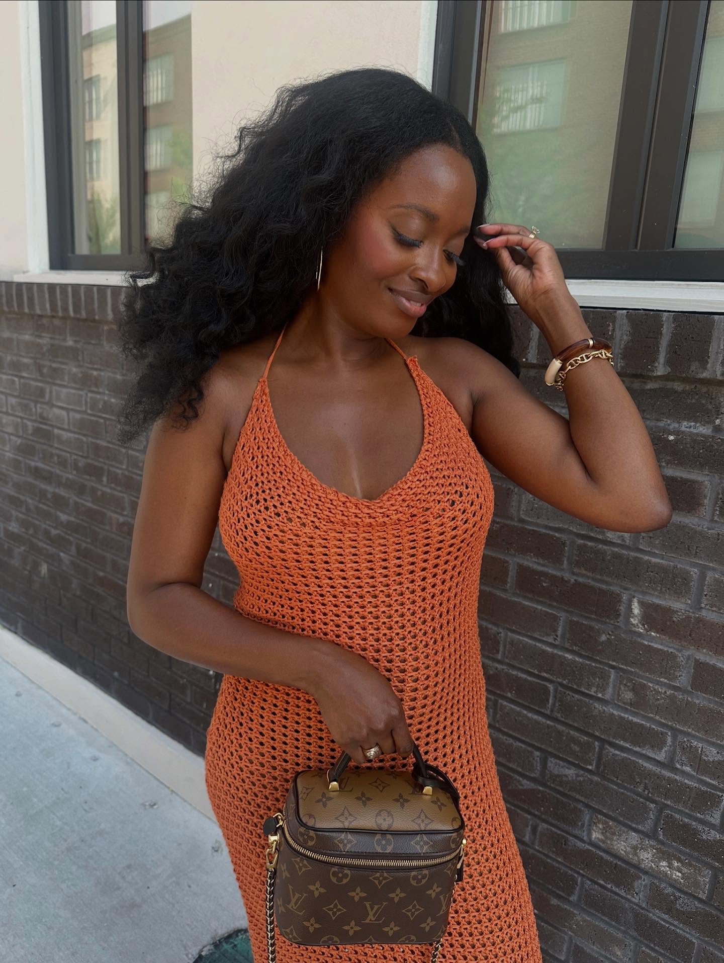 The hair. YES. The dress. YES. The body (double entendre, if you will). YES 😍
Our co-founder @yvettecorinne rocking her natural coils 😉 at this years Essence Fest.
To achieve this full bodied look:
1. Wand curl our Coily Wefts, Clips Ons, or Wig and let the curls sit for 24 hours.
2. Follow up with a wide tooth comb the following day and comb through the curls gently, ensuring that their isn’t too much tension
3. Apply a light hair oil to add sheen to the curls
And voila!
#hairforthegirls #naturalhairinspiration #naturalhaircare #curlyhairstyles #curlyhairinspo