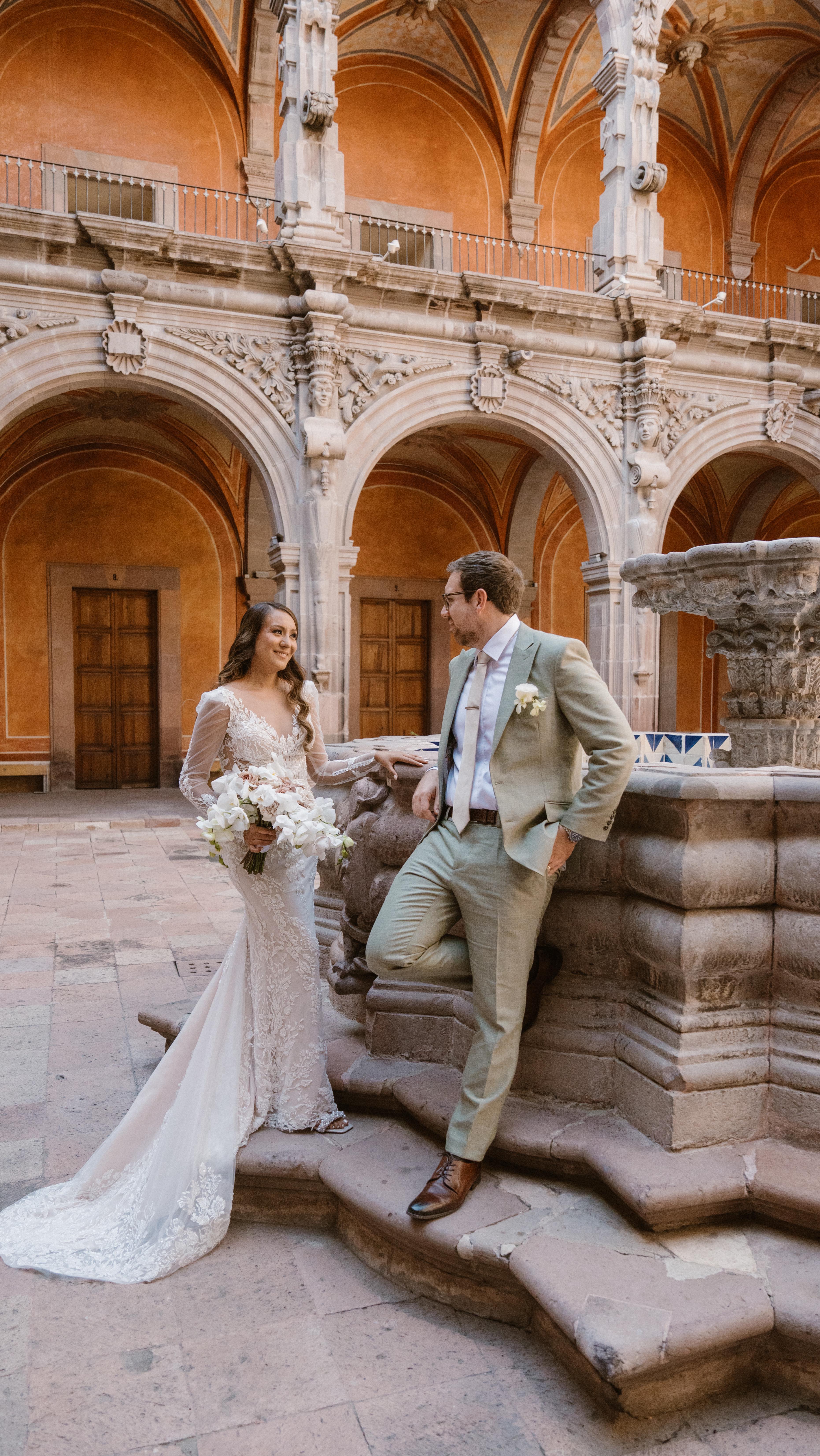 Nunca te rindas. Sigue tus sueños con disciplina, fe y pasión.
Hace nueve años soñaba con tener una agenda llena como fotógrafo de bodas…
Hoy ese sueño es una realidad. 🙌🏼📸
Gracias a cada pareja que ha confiado en mi mirada, en mi trabajo y en mi corazón.
Persigue lo que te enciende el alma, un día mirarás atrás y sabrás que valió la pena.
#FotógrafoDeBodas #WeddingPhotographer #BodasMéxico #FotografíaDeBodas #EmprendedorCreativo #NuncaTeRindas #SigueTusSueños #AgendaLlena #FotógrafoMexicano #FotógrafosLatinos #HistoriasDeAmor #InspiraciónDiaria #MetaCumplida #FotografíaConAlma #PasiónPorLoQueHago