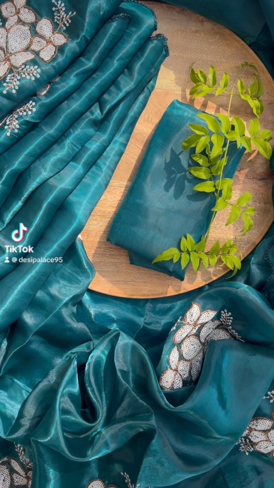 ✨LEVA Saree - 29€
Order -> desipalace.fr
#desilook#saree#sari#tenueindienne#silksaree