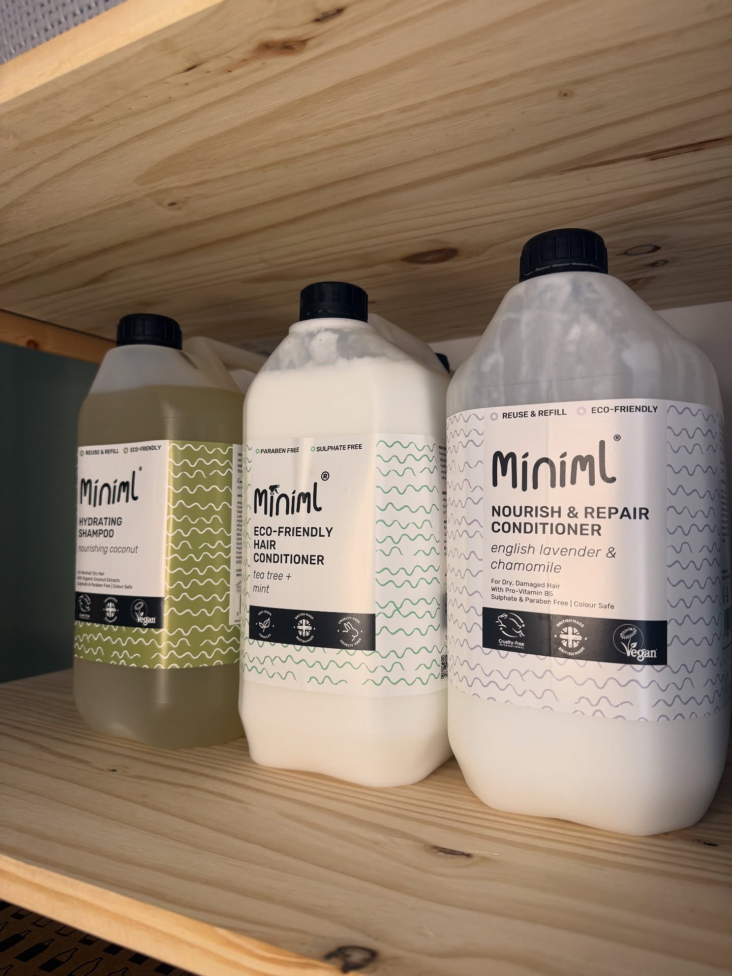 Suppliers Spotlight 🔦
We are busy trying all the products we stock to make sure your Refills are the highest possible quality & products you will love so much you will come back to them again & again ♻️ All the products are absolutely gorgeous & we are loving them all 🙌🏼
@weareminiml - 10/10 products, would highly recommend 👏🏼
@sesirefilluk - We hadn’t heard of these guys until the start of this year & can say we are LOVING their products! Would highly recommend & they aren’t stocked many places in the East Midlands so make the most of our service with these products! 👏🏼
@fill_co - Another business we are loving & would highly recommend 👏🏼
#ecofriendlyproducts #smallbusiness #ecobusiness #refillnotlandfill #refillshop #mumledbusiness #familybusiness #sustainability #ecofriendly #ecostore #derby #derbybusiness #nottingham #nottinghambusiness #eastmidlands