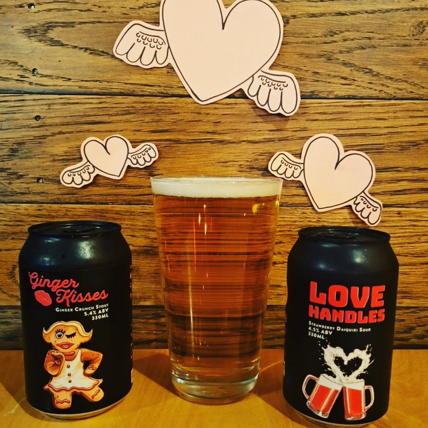 If peachy IPAs aren't for you? We have two other beer matches for our Welly on a plate burger!
Ginger Kisses 😘
Ginger Crunch Stout 5.4% ABV
Tastes just like eating a ginger crunch slice! Easy drinking and perfect for a winter evening.
Love Handles 🍻
Strawberry Daiquiri Sour 4.5% ABV
This tart strawberry sour will leave you wanting more.
Why not try all three 😉