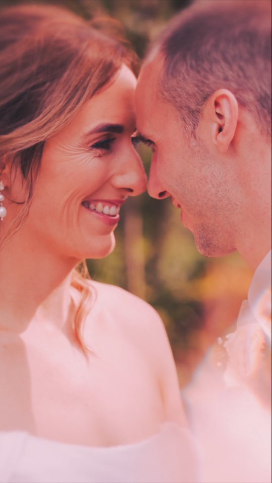 🤩 Catherine and Jack! Such a great gang to spend the day filming with 🤩
We've had the honour of filming three weddings for the Ludden family - and it's so great seeing all the familiar faces!
Congrats guys and thanks very much for choosing LoveStruck Films - again! Very grateful 🥰
#lovestruckfilms
@catherineludden
Film @lovestruck.films
Photo @lisa_hynes_photography
Dress @dinaghmodes
Church #belclarechurch
Ceremony Music @nicolamcguiremusic
Hair @_bridalhairbycarmel
Makeup @mesmereyes_
Flowers @flowersbylivs
Hotel @galwaybayhotel
Band @pyramidweddingband
Dj @dj.jason.shaughnessy
@cregalart
#tuam #belclare #galwayvideographer #galwaywedding #galwayweddingcontent