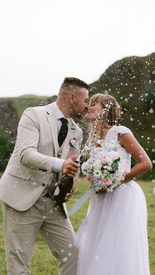Just two people in love and a view they’ll remember forever.
⠀⠀
If you’re dreaming of an elopement that feels like you.. I photograph intimate weddings + elopements for couples who want a day that feels real. 💓
