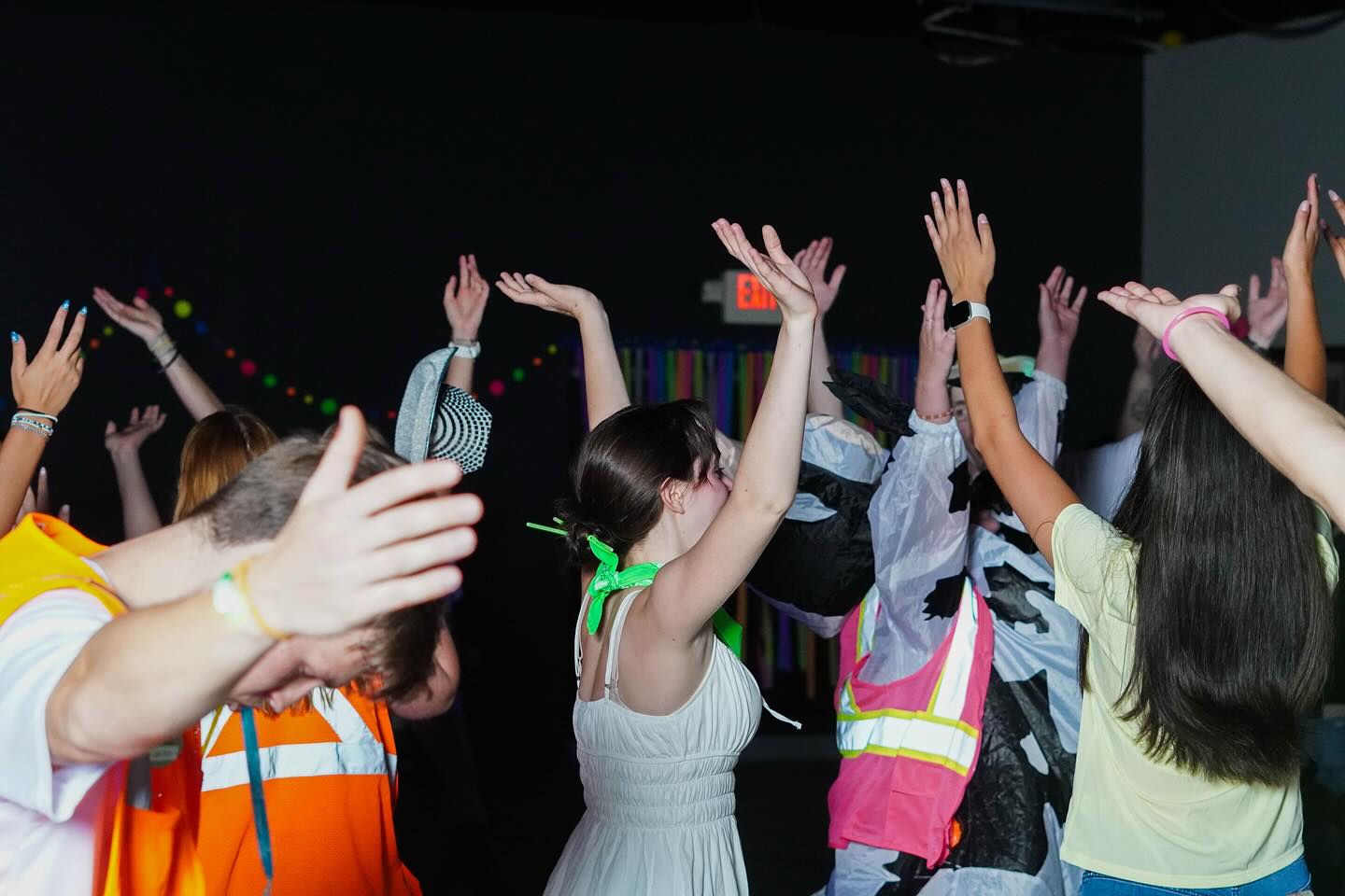 Neon rodeo theme night!! We had such a blast line dancing, swing dancing, and hanging out with everyone all night long!🤠🕺🏼🪩