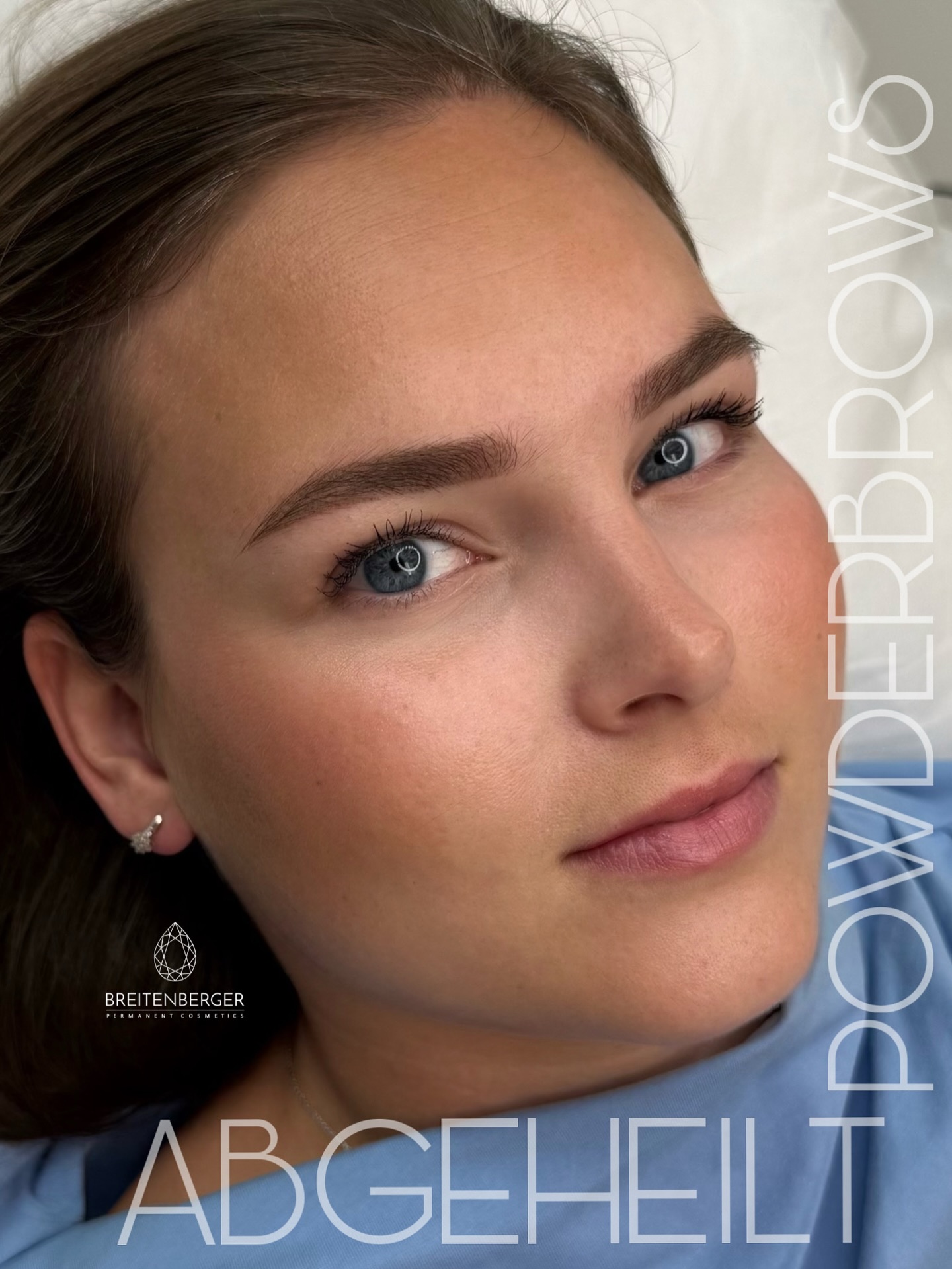 🌸 Schöne Brauen, mehr Selbstbewusstsein. 🌸
PowderBrows sind mehr als nur eine Technik – sie schenken dir Ausdruck, Harmonie und das gute Gefühl, dich jeden Tag wohlzufühlen. ✨
Weiche, pudrige Brauen, die deine natürliche Schönheit unterstreichen – ganz ohne Stress vor dem Spiegel. 💖
👉 Stell dir vor, du wachst morgens auf und deine Brows sitzen schon perfekt.
👉 Ein Look, der dich stärker, sicherer und einfach schöner fühlen lässt.
💌 Gönn dir den Luxus von PowderBrows – buche jetzt deinen Termin und erlebe, wie leicht Schönheit sein kann.