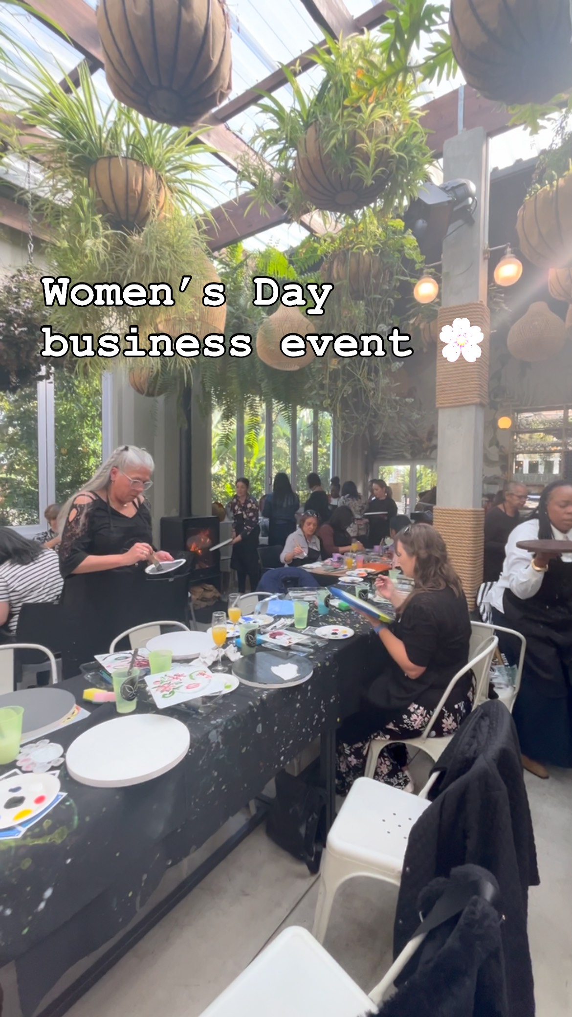 We had the absolute pleasure of hosting Blue Turtle Technologies for their inspiring women’s event 💛✨
The mimosas were flowing, the laughter was contagious, and the creative juices were in full swing during a fabulous paint & sip session with the lovely Antoinette @creatingwithantoinettesart 🎨🥂
Here’s to celebrating creativity, connection, and amazing women! 🌸
🔗Blueturtletechnologiessouthafrica
#PaintAndSip #WomensEvent #BlueTurtleTechnologies #CreativeEvent #MimosaTime #LadiesEvent #SipAndPaint #CapeTownEvents #WomenInBusiness #EventVenue #GreenhausCafe #EventInspiration #TeamBuilding #CelebrateWomen #EventGoals #InspiringWomen