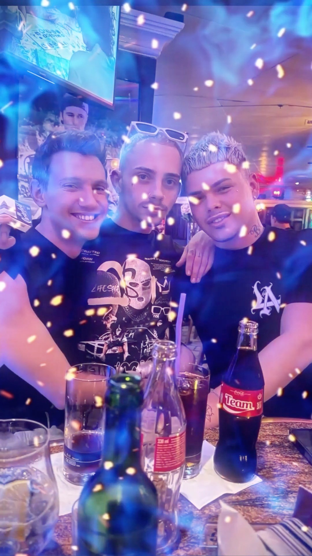 🎉 Boys. 🍸 Drinks. 💅 Drama. – Predigerhof.
✨ Your daily dose of Gay Bar Magic – from 14:00!
📍 Zürich • 🌈 Gay Bar Vibes • 🕒 Open daily from 14:00 till late
📸 Tag your crew and come shine with us ✨
#Predigerhof #GayBarZürich #LGBTQIA #GayZurich #QueerVibes #ThirstyThursday #GayNightOut #BoysNight #DragAndDrinks #GayBarMagic #ZürichNightlife #OpenDaily