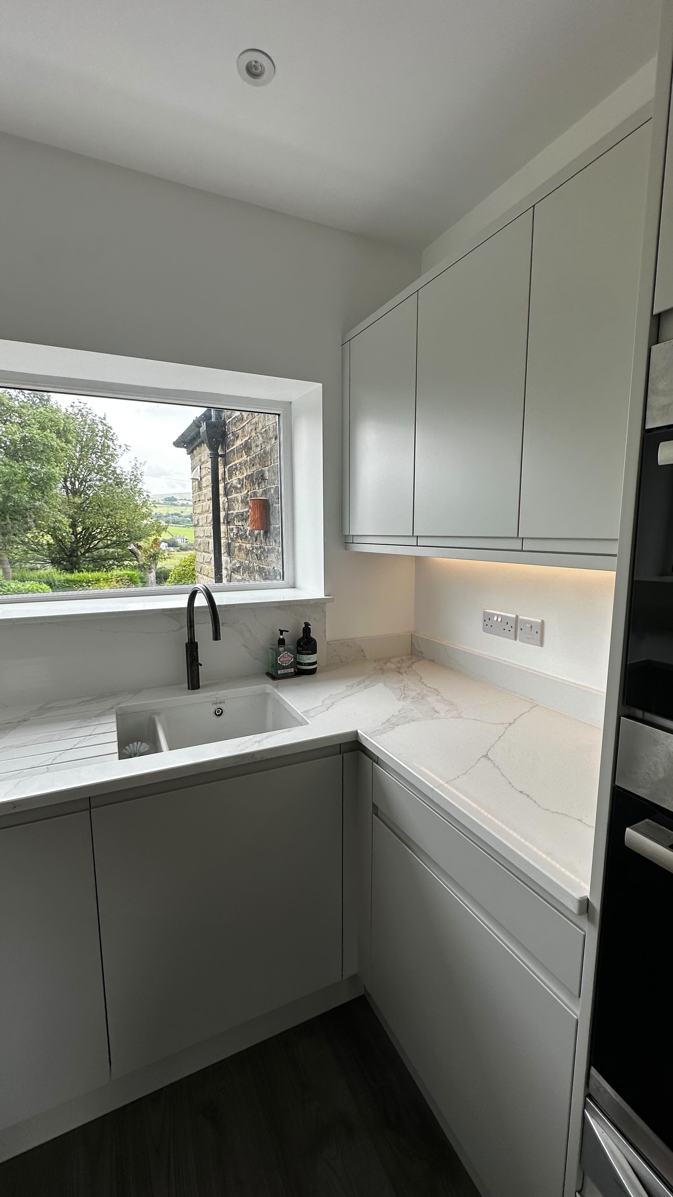 Full walkthrough of our clients Kitchen install!
If you’ve been thinking about replacing your old kitchen, give us a call today on 07513263518 for a quote!
#kitcheninstall #kitchenrenovation #kitchenremodel #kitcheninspiration #kitcheninstallation