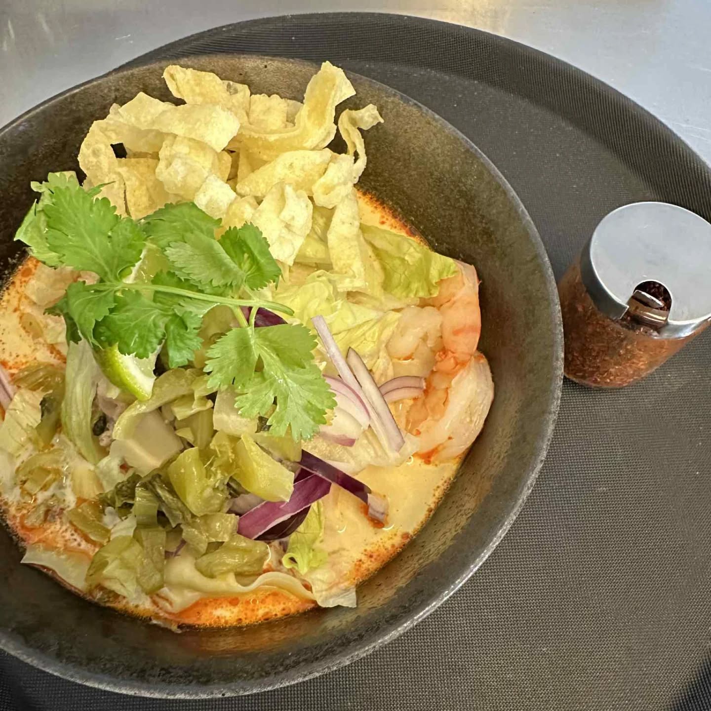 We're back to regular opening hours after the summer break!
Pictured: Khao Soi - Red curry with tiger shrimp, sallad, red onion, pickled cabbage, coriander, lime, topped with crispy wonton
Welcome!