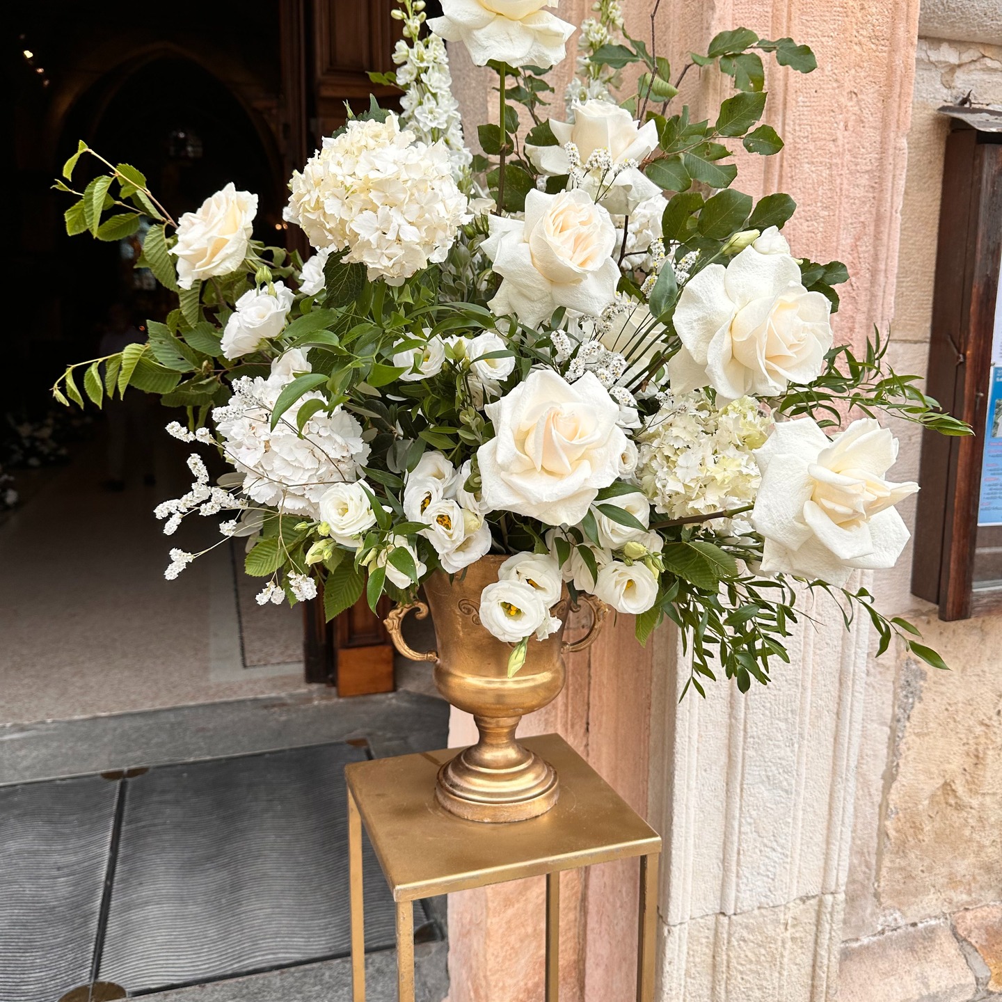 .
A dreamy ceremony setup in the Church of Angera ✨
White flowers 🤍, glowing candles 🕯️, and a truly enchanted atmosphere 💫
A sacred space turned into a floral fairytale 🌸⛪
This is where the magic begins… 💍✨
Thanks to:
Flowers: @lavieenrosearona
#AngeraWedding #LakeMaggioreWedding #ChurchWeddingItaly #ItalianWeddingStyle #LuxuryWeddingDecor #WhiteWedding #RomanticCeremony #FloralDesign #DestinationWeddingItaly #WeddingInspiration #FairytaleWedding #CandlelightCeremony #WeddingPlannerItaly