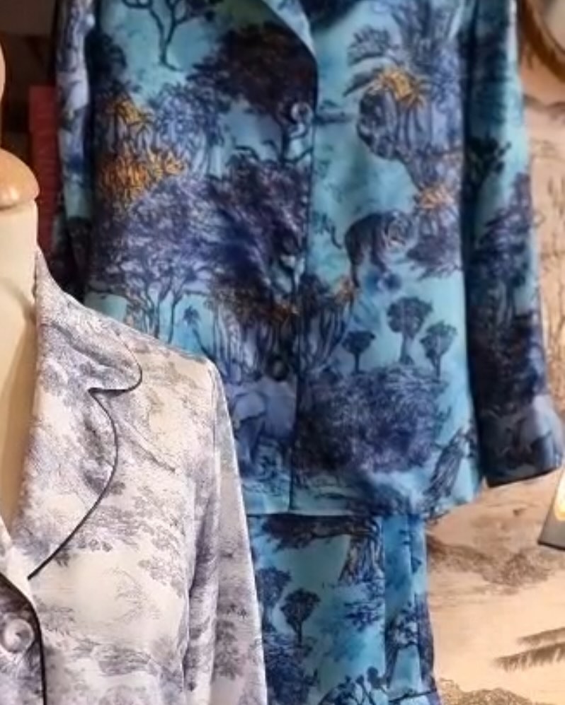 Stampa Jungle, Twill di Seta.
Ultimi pezzi in stock.
Info prezzo scontato e taglie disponibili in DM.
#seta #silk #taylormade #madeinitaly #comolake #pijiama #style #charme #chic #art #withlove