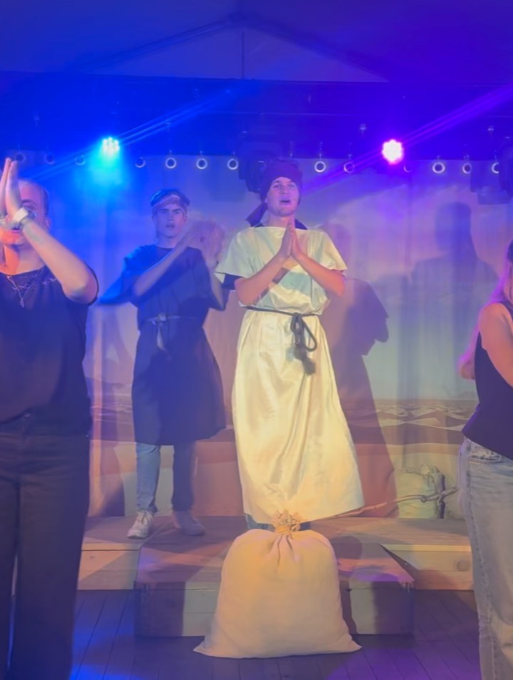 Zomertour 2025
We hebben een geweldige zomertour achter de rug!
Jong en oud heeft er enorm van genoten!
Het publiek was geraakt en bemoedigd!
Wil je ze eens in het echt zien en horen? Of Amazing boeken voor in je eigen kerk/gemeente?
Kijk dan op https://www.gertjanenhanneke.nl/
#zomertour #blauwbloed #thedreamer #musical #amazing #amazingteensenvoices #amazingkids #zang #dans #theater #christelijk #jozef #verlorenzoon #welkomthuis #workshop #gezellig