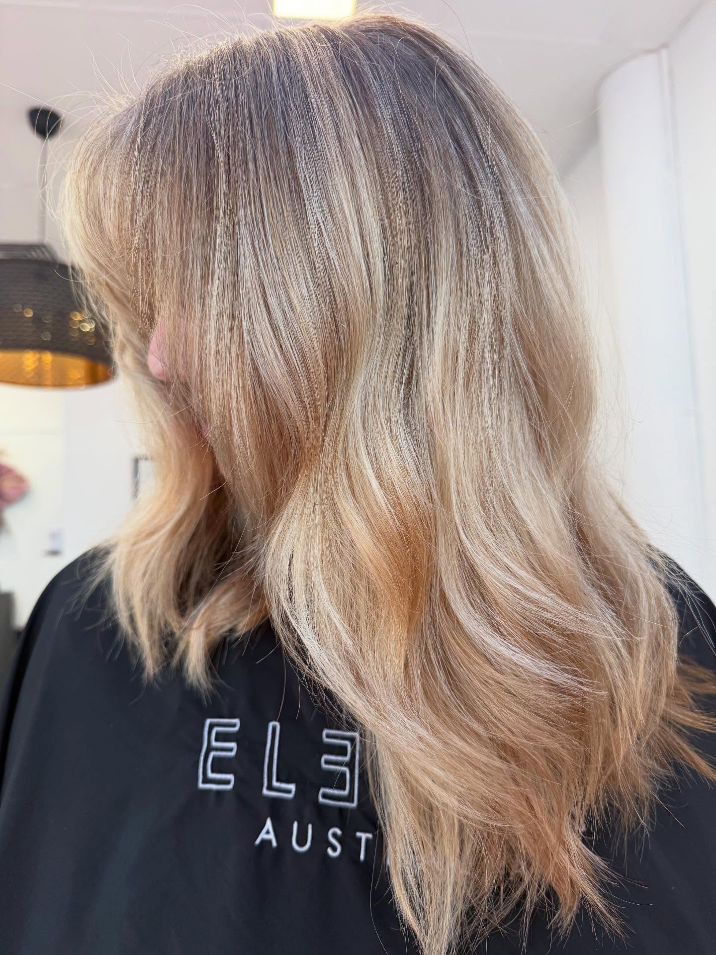 Golden strands, luxe vibes ✨ Because your hair deserves nothing less 💛
Check out that before and after.
Hair integrity intact and the main priority always! 😍