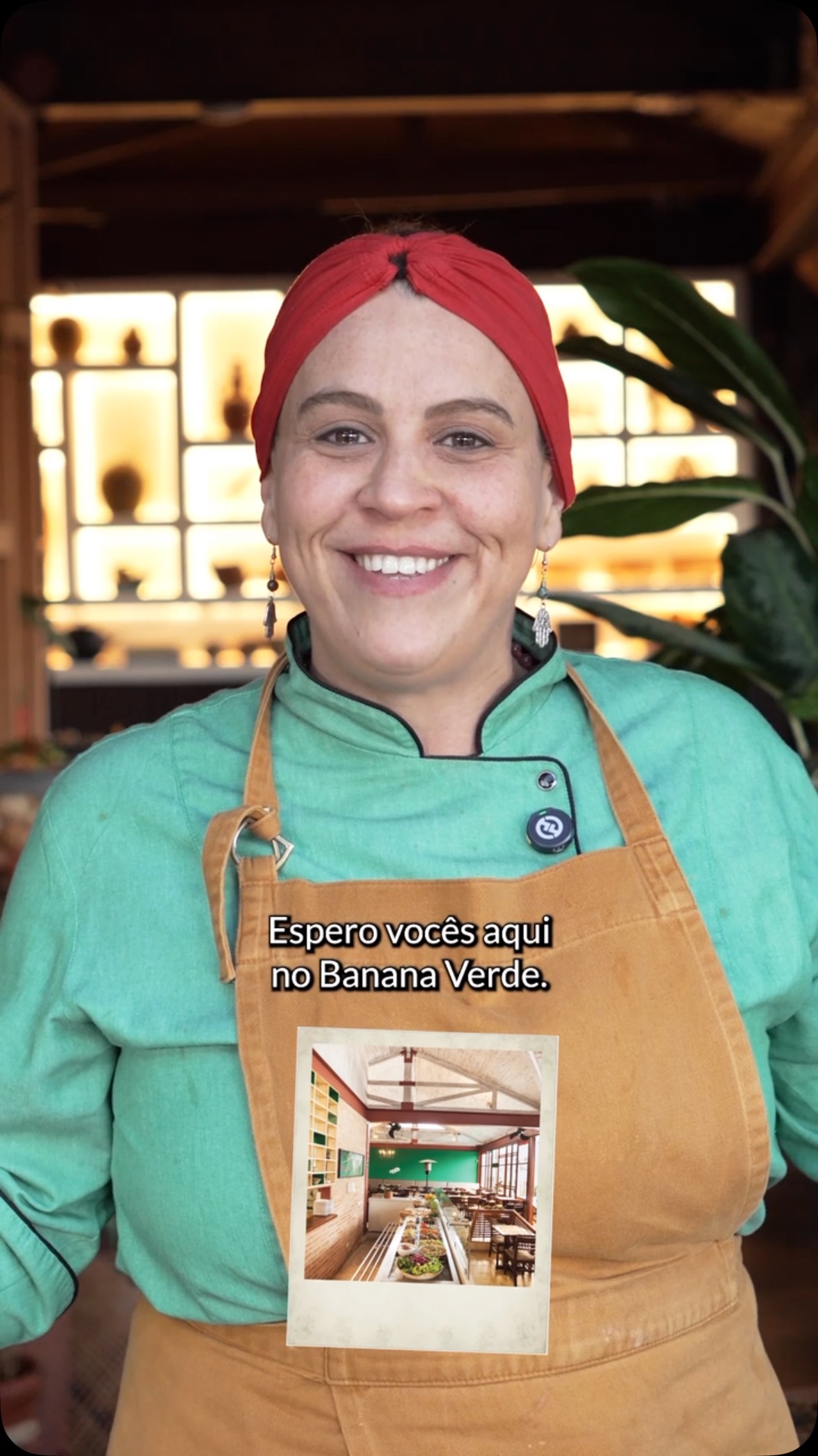 ✨ A NOTÍCIA MAIS CROCANTE DO ANO CHEGOU! ✨
Sim, é real oficial: nosso amado BUFFET DE SALADAS ESTÁ DE VOLTA! 💚
Depois de muito suspense e muitos pedidos que ouvimos e sentimos com todo coração, a chef @priherrerachef foi convencida! 😅
E não pensem que foi fácil!
Se preparem para um festival de saladas criativas, coloridas e com alta densidade nutritiva!
🌱Aqui tem texturas, sabores ousados, molhos surpreendentes, proteínas vegetais e muita energia vibrando em cada receita!
🥦Venha com a mente aberta e o prato vazio, porque vai ter salada diferentona sim! E vai ser difícil escolher a favorita…
🥬E pra matar a saudade — me conta aqui nos comentários:
QUAL ERA A SALADA DO NOSSO BUFFET QUE TE DEIXOU TRAUMATIZADO DE TANTA SAUDADE?! 😂💚
(E por quê ela era a sua favorita?)
O melhor comentário será convidado pela própria chef para almoçar com a gente e provar em primeira mão as novas criações! 😍🍽️
Avisa os amigos, marca quem não pode perder e vem salivar com a gente! 🌿💫 #vilamadalena #SaoPauloEats #SaoPauloFood
#VilaMadalenaVibes #WhatToEatInSaoPaulo #HealthyFoodSaoPaulo #VegetarianInBrazil
#PlantBasedBrazil#SaoPauloRestaurants#EatLikeALocal#HiddenGemsSaoPaulo#WhereToEatInBrazil#FoodieTravel#VeganTravelBrazil#BrazilianCuisine#VilaMadaEats