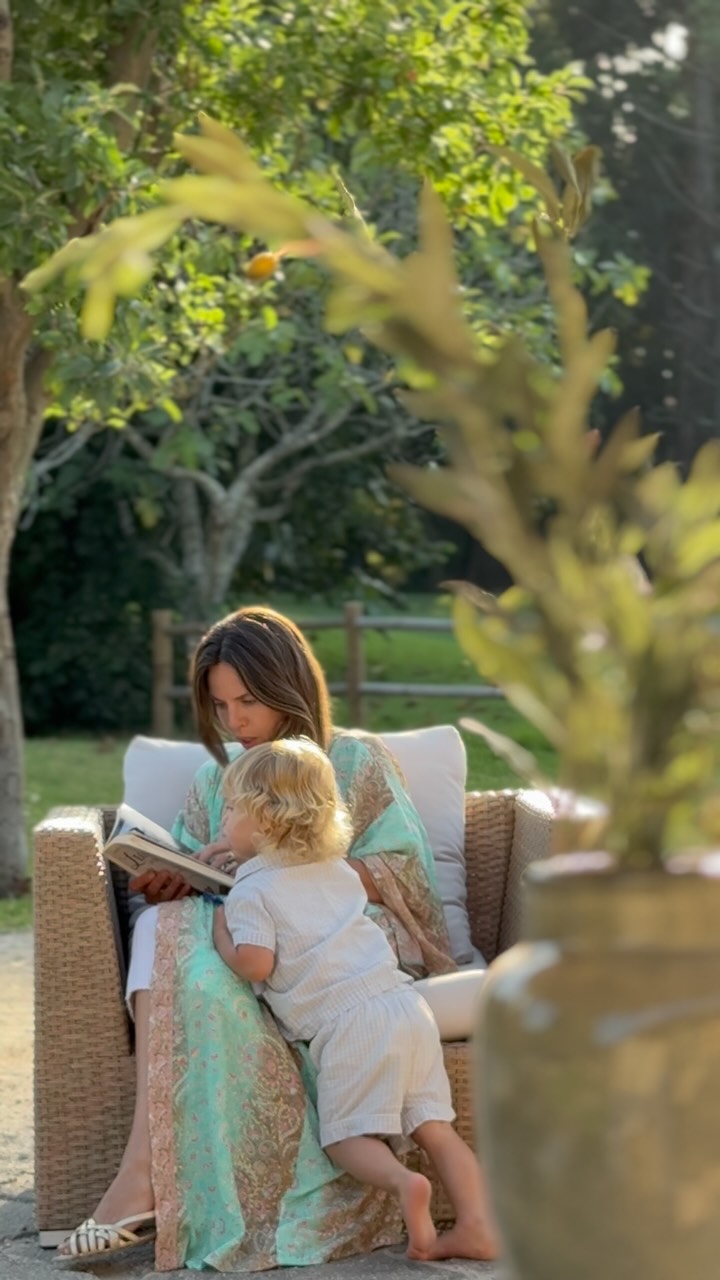 slow summer ☀️📚 // shop the dreamiest kimono on boho style.eu