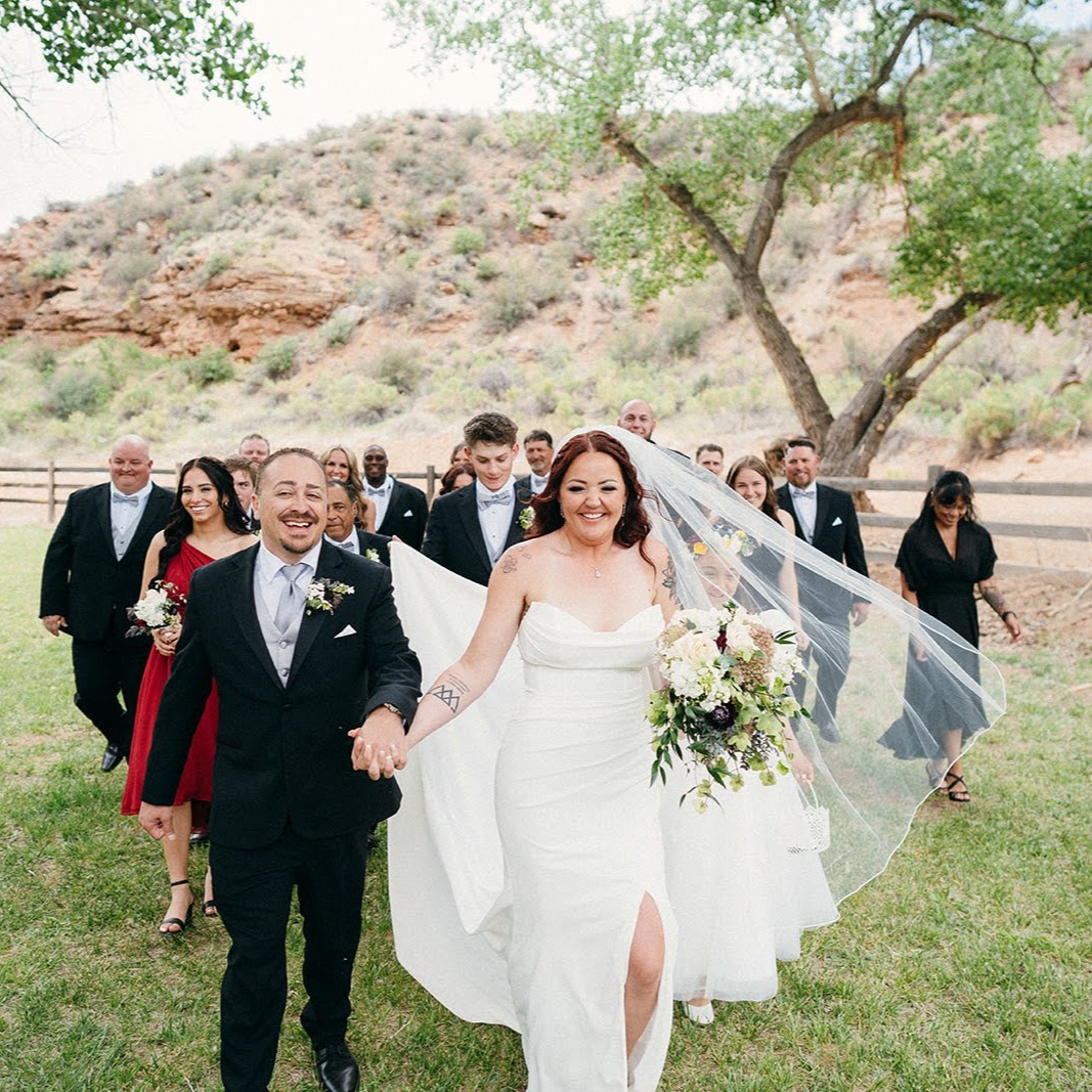 Live. Laugh. Love.
Tami & Randy have this trifecta perfected!
.
.
Photography: @gideonphoto
Venue: @zionredrock
Design+Planning+Decor+Florals: @poppylaneevents_st.george
Hair: @bridalhairbybrooke
Makeup: @beautyby_alliej
.
.
#stgeorgeweddingplanner #laugh #wedding #poppylaneevents
#southernutahweddingplanner #zionweddingplanner