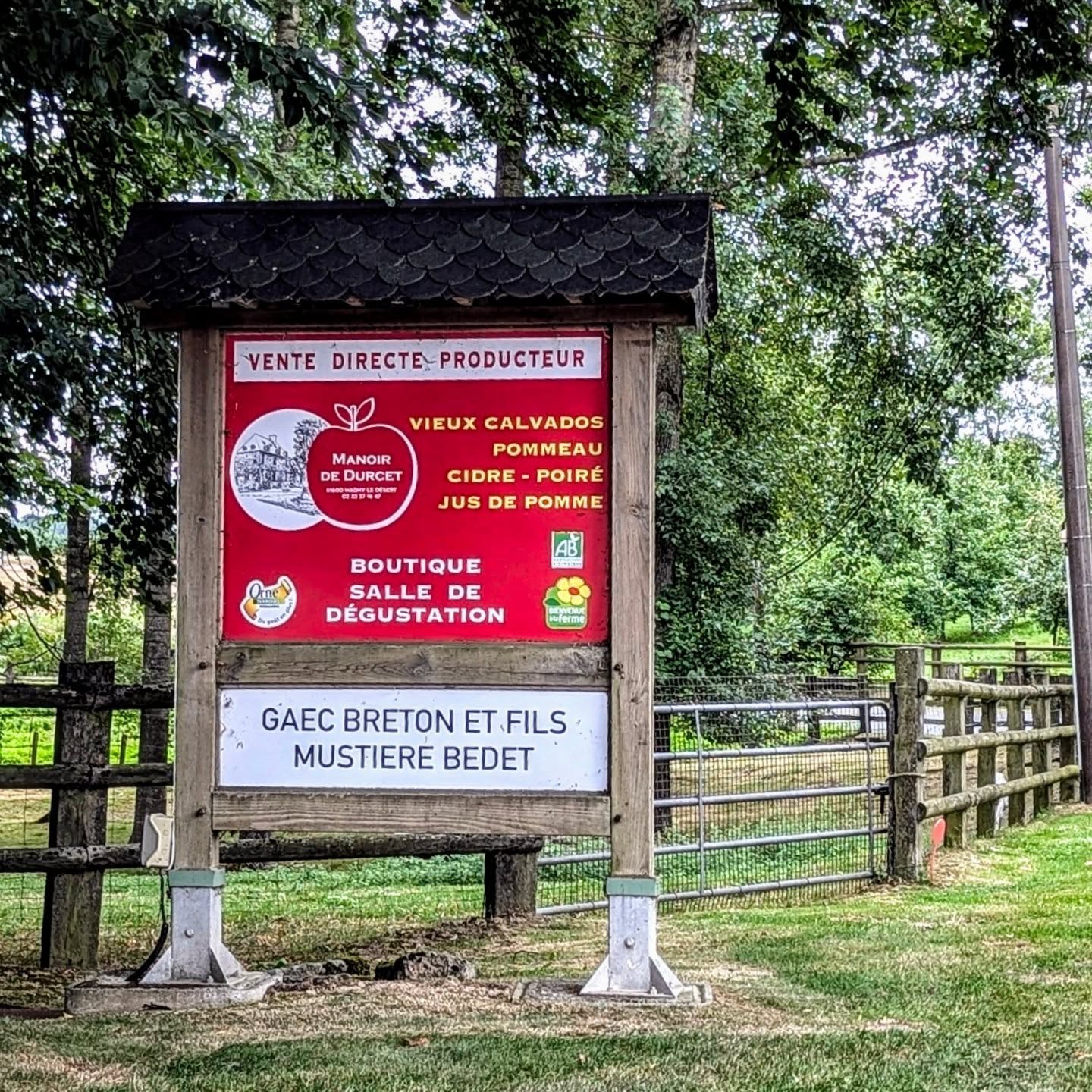 Manoir de Durcet, Magny-le-Désert, Normandy, France.
#cider #cidre #perry #pouré #perry #calvados #cidrenormand #hard cider #frenchcider #manoirdedurcet #cidery #ciderlover #keevedcider