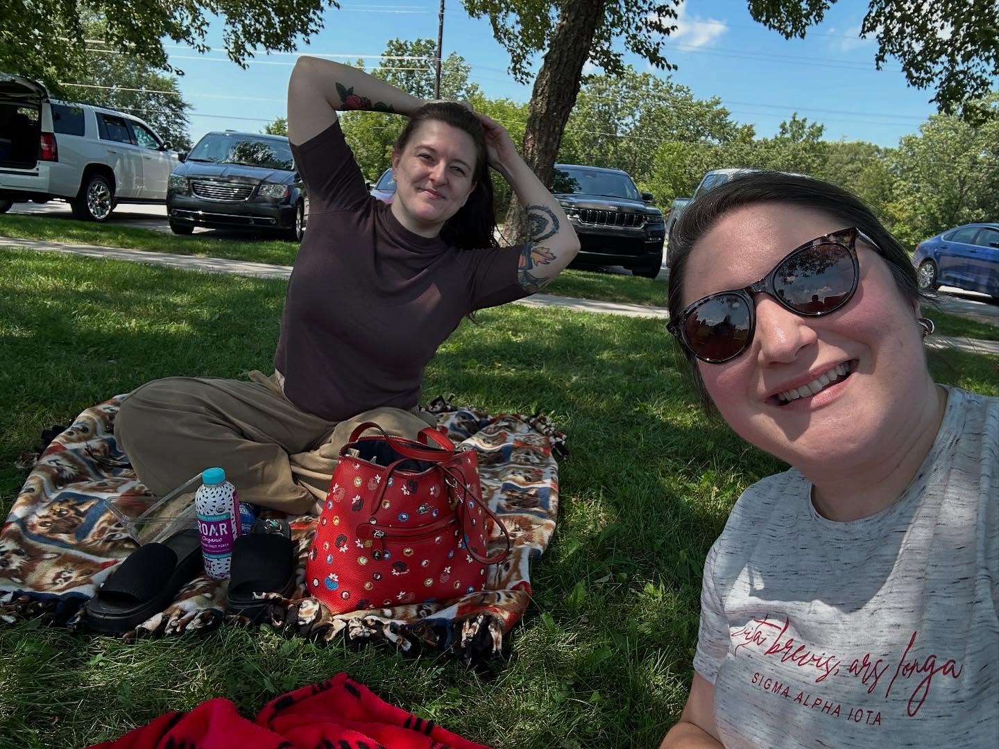 It’s hot, but we’re out here! Join us in case we melt a little early. ♥️🌹