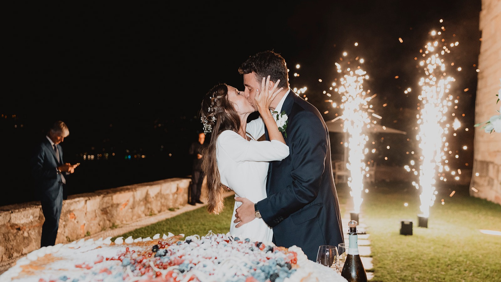 .
A fairytale finale to a perfect day ✨🍰
Camilla & Lorenzo s cut their wedding cake as fireworks lit up the night sky 🎆💍
A moment of pure magic, love, and celebration to remember forever.
Thanks to:
Light Show: @weddingparty_dj_matrimonio
Fireworks: @francopozzibrightlight
#WeddingCakeMoment #FireworksDisplay #MagicalEnding #LakeMaggioreWeddings #LuxuryWeddingItaly #RomanticCelebration #WeddingPlannerItaly #HappilyEverAfter #WeddingMagic #UnforgettableMoments
