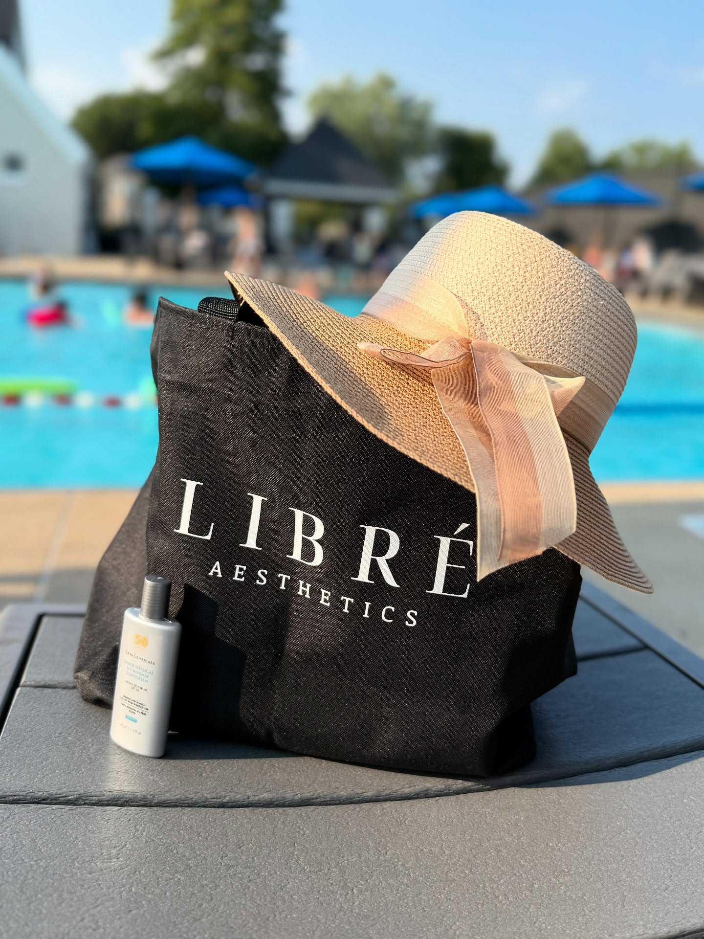☀️ School may be back soon, but the sun’s still out! Whether you’re on the sidelines, running errands, or squeezing in those last summer adventures, don’t forget your SPF. Your skin will thank you now and later.
✨ #SPFeveryday #SkinFirst #LibreAesthetics