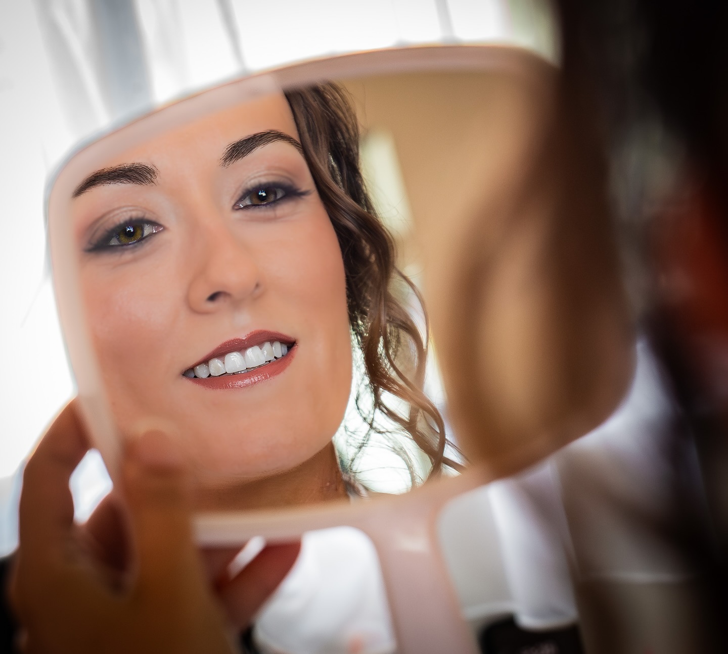 April getting ready at Manor Hill House House. @kaylouisemakeup