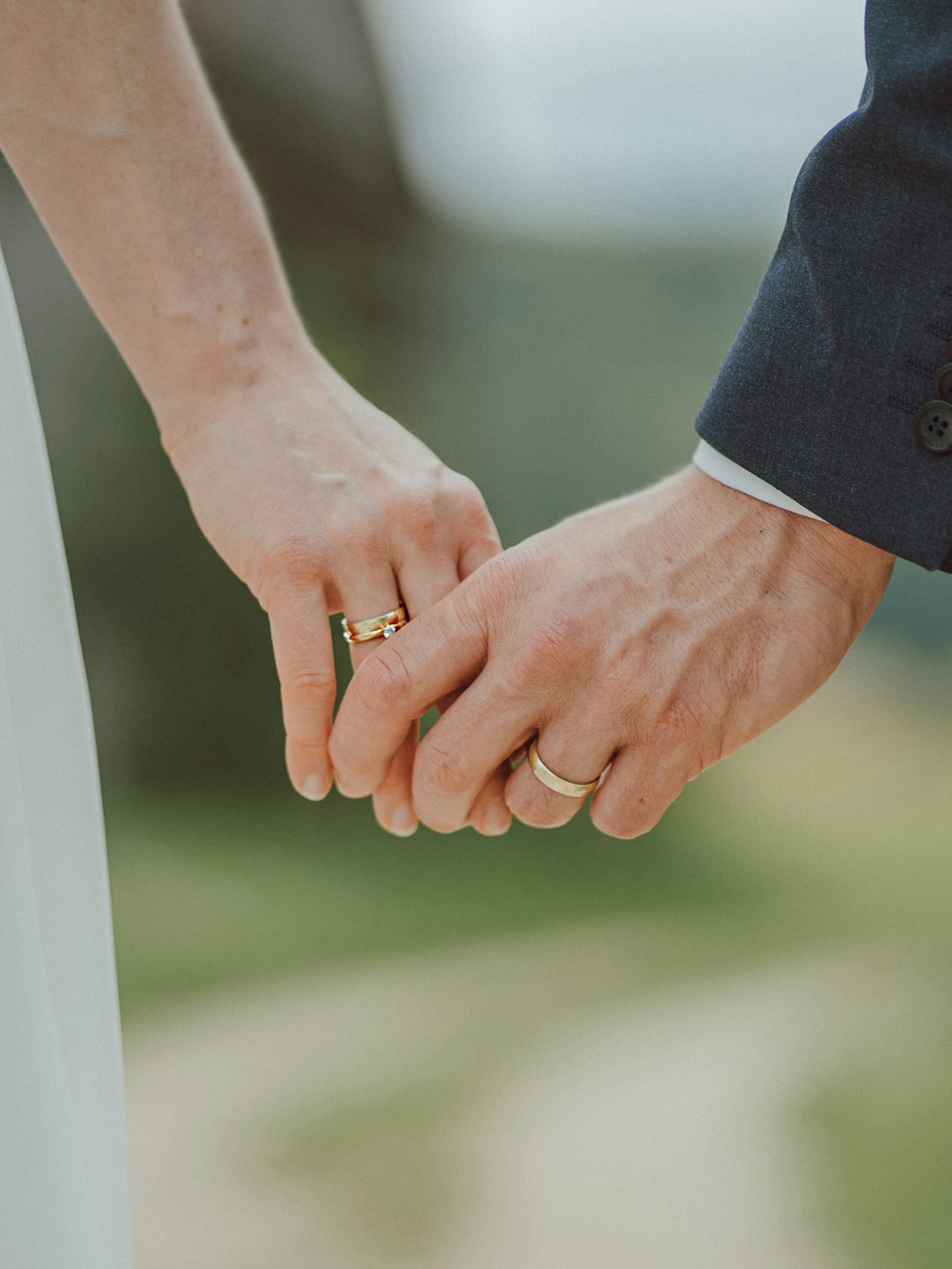 This moment was sealed with MK bespoke jewels, a custom made-to-order engagement ring & a pair of wedding bands🤍May they live happily ever after!
#mkfinejewelry #bespoke #custommadejewelry #diamonds #labgrowndiamonds #whitegold #yellowgold #engagement #wedding #bridaljewelry #yesido #jewelrydesigner
