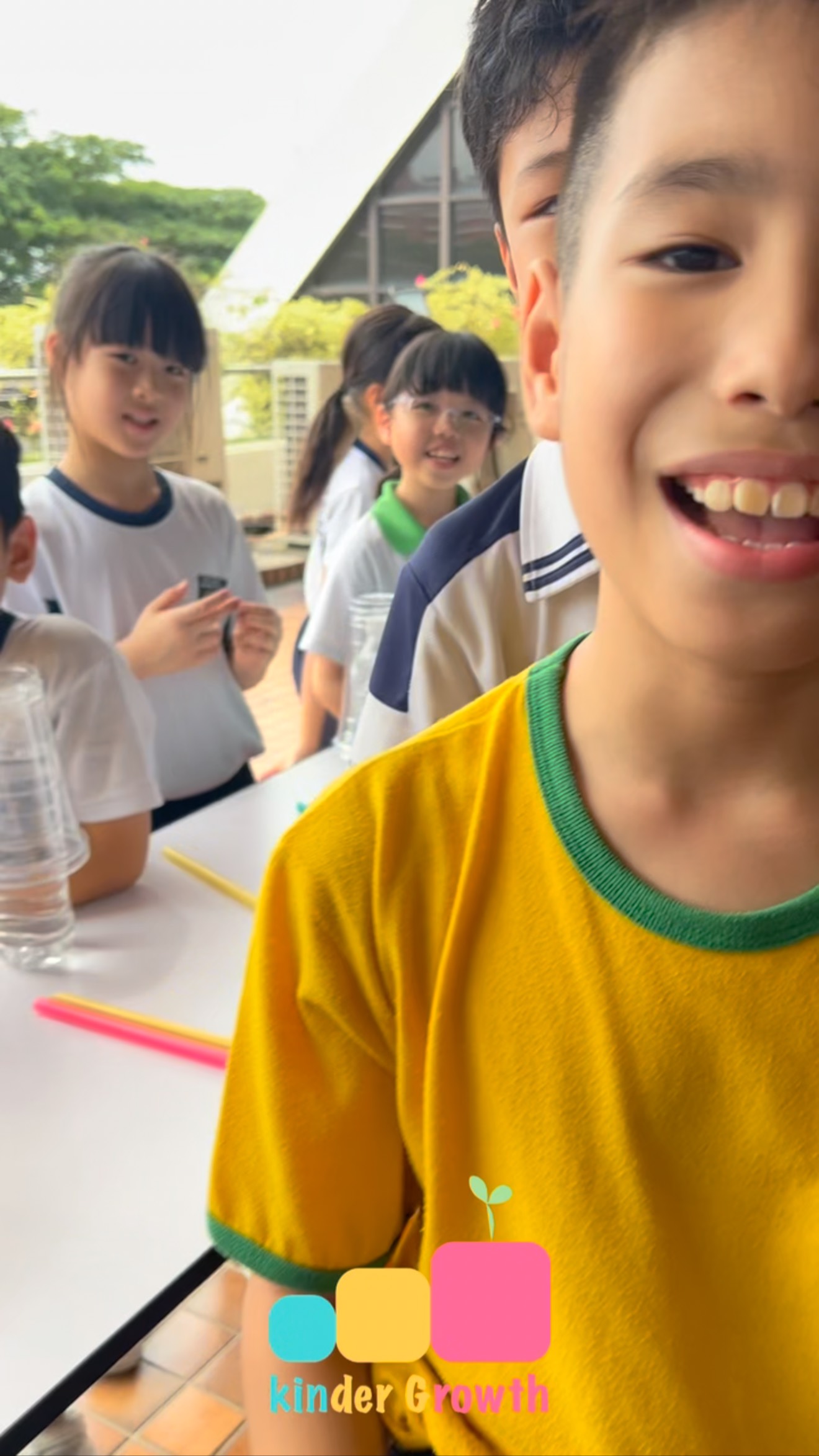 🫧 Sugar + Shampoo = Bubble Magic! 🫧
Our P1 & P2 young scientists put two bubble recipes to the test — one with just shampoo, and another with a sweet twist: added sugar!
They measured, mixed, timed, and observed… discovering that sugar makes bubbles last longer and sometimes even grow bigger. Through laughter, splashes, and lots of “pop!” moments, they learned how a tiny change in ingredients can make a big difference — just like in real science experiments!
#KinderGrowthSG #STEMlearning #YoungScientists #BubbleFun #HandsOnLearning #ScienceIsFun #PrimarySchoolActivities #BubbleExperiment #SingaporeParents