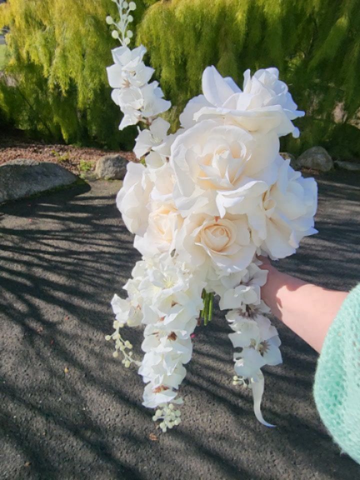 Bouquet love is in the air :)
What I love most is how every bouquet is a reflection of its bride.
Can't decide? Don't worry! Our consultations with Wendy are obligation-free, and she'll help you craft the perfect bouquet.
We'll ensure your wedding flowers are seamless, from bouquets to boutonnieres, corsages, and more. All everlasting and for your to keep forever.
Send us your inquiry; we'd love to design for you! 💌 Enquire via DM or link in bio.
@decodays | Based in Pakenham, VIC
Australia-wide shipping | Custom faux bridal flowers & full venue flower concept and styling
#fauxflowers #fauxbridalbouquet #artificialflowers #modernweddingbouquet #australianbride #melbournewedding #pakenhamflorist #weddinginspo #engagedinaustralia #aussiewedding #bouquetgoals #phalaenopsisorchids #proteabouquet #bridetobe2025 #floristsofinstagram #weddingflowersmelbourne #weddingstyling #bridalbloom #proposalideas #floralinspo