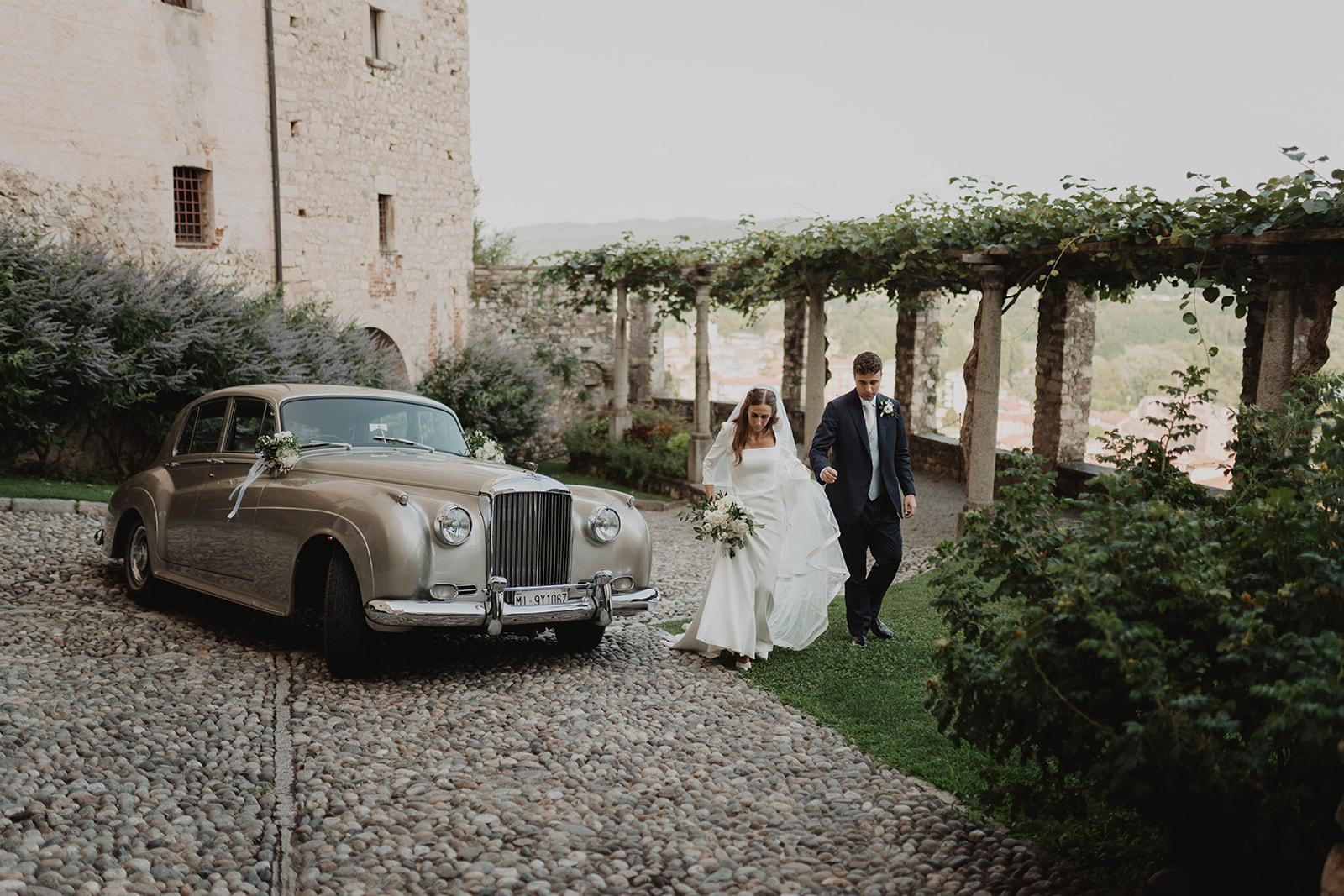 .
Camilla & Lorenzo have finally arrived at the stunning venue! 🏰✨
A magnificent medieval castle overlooking the magical Lake Maggiore 🌊💍
Now it’s time to celebrate — let the cocktail hour begin! 🥂🎉
Thanks to:
Photos: @marcobuccifotografo
#castlelakemaggiore #LakeMaggioreWedding #CastleWedding #JustMarried #WeddingCocktailHour #ItalianWeddingVenue #MedievalCastle #DestinationWeddingItaly #WeddingCelebration #WeddingPlannerItaly #DreamWedding #LuxuryWeddingItaly