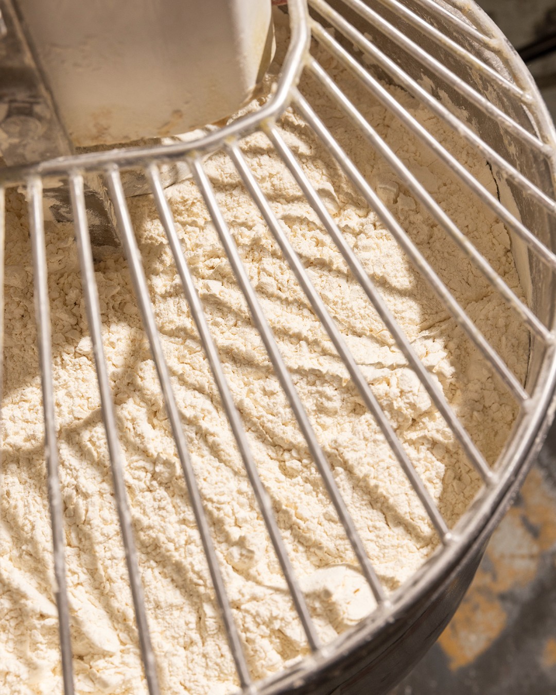 Our dough takes its time because good pizza starts slow 🍕 Made with a 12-year-old sourdough starter and fermented for 72 hours, our base is light, flavourful and easier to digest. It’s the way pizza should be 😌