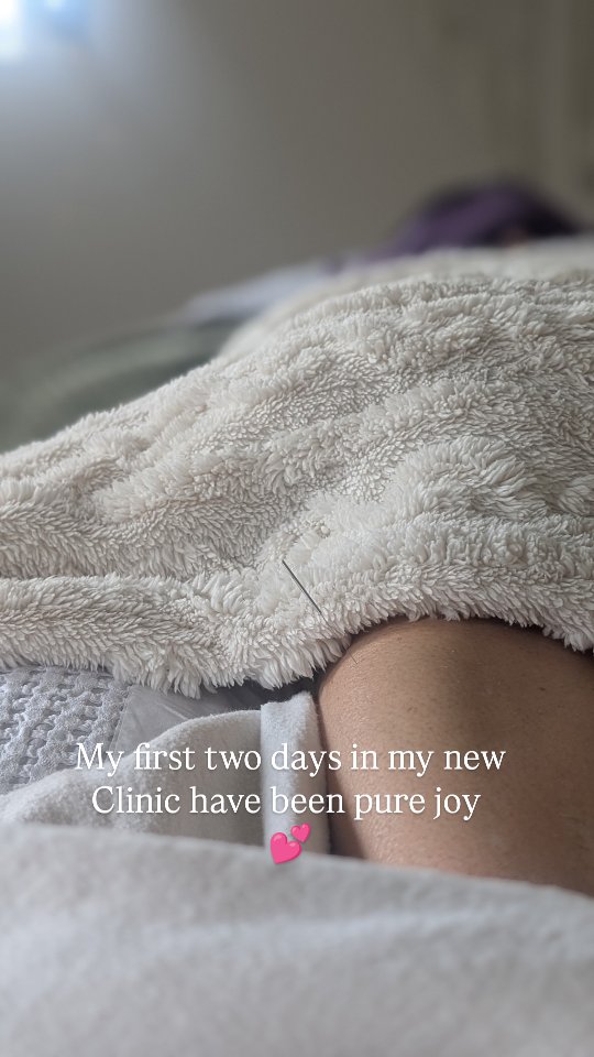 💫My first two days in my new treatment room has seen;
#perimenopausehelp
#perimenopausemigraine
#adenomyosis
#twoweekwait
#secondtrimestersupport
#lutealphasesupport
#fetprep
#frozentransfer
#naturalfertilitysupport
#restandrelaxation
And it's been pure joy 💕