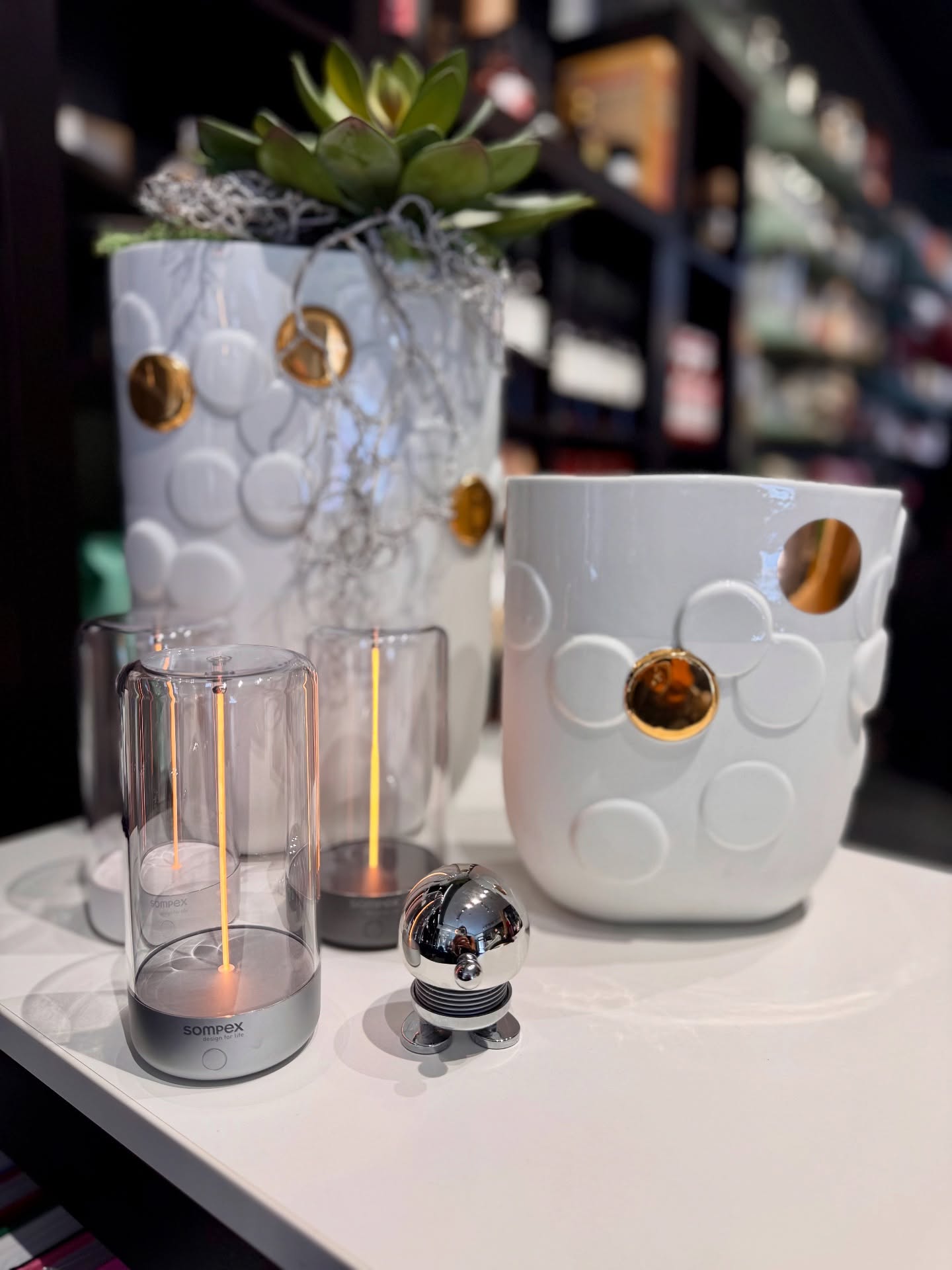 Happy Weekend! 🌞 Kommt vorbei, stöbert & entdeckt eure neuen Lieblinge – wir sind auch morgen für euch da! 🤍