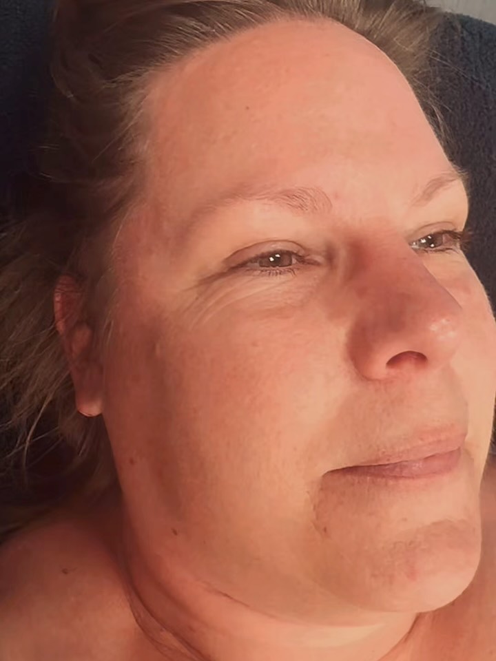 ✨ Nieuwe Powderbrows! ✨
Ben jij klaar voor perfect gevormde wenkbrauwen die altijd on fleek zijn? 💁♀️ Ontdek de magie van Powderbrows – dé semi-permanente make-up techniek voor een zachte, poederachtige wenkbrauwlook! 🖌️
💖 Voordelen van Powderbrows:
✔️ Natuurlijk & zacht resultaat
✔️ Altijd perfect gevormde wenkbrauwen
✔️ Tijdswinst – geen dagelijkse bijtekening meer
✔️ Geschikt voor alle huidtypes
✔️ Tot wel 1,5 jaar mooi met de juiste nazorg
📍 Boek nu jouw afspraak en word wakker met perfecte brows, elke dag opnieuw!
📲 DM voor meer info of om direct te boeken
Www.sdibrows.nl 06-31763025
#inklessstretchmarksremoval #permanentmakeuplippen #permanentemakeup #pmu #pigment #wenkbrauwen #brows #browbar #sdibrows #miainkt #hairpigmentation #heerhugowaard #oudkarspel #Alkmaar #Noord-Holland #powderbrows #lipblush #lippigmentatie #academy #opleidingen # cursussen #microdermabrasie #microneedling #wax# #fullbodywax#