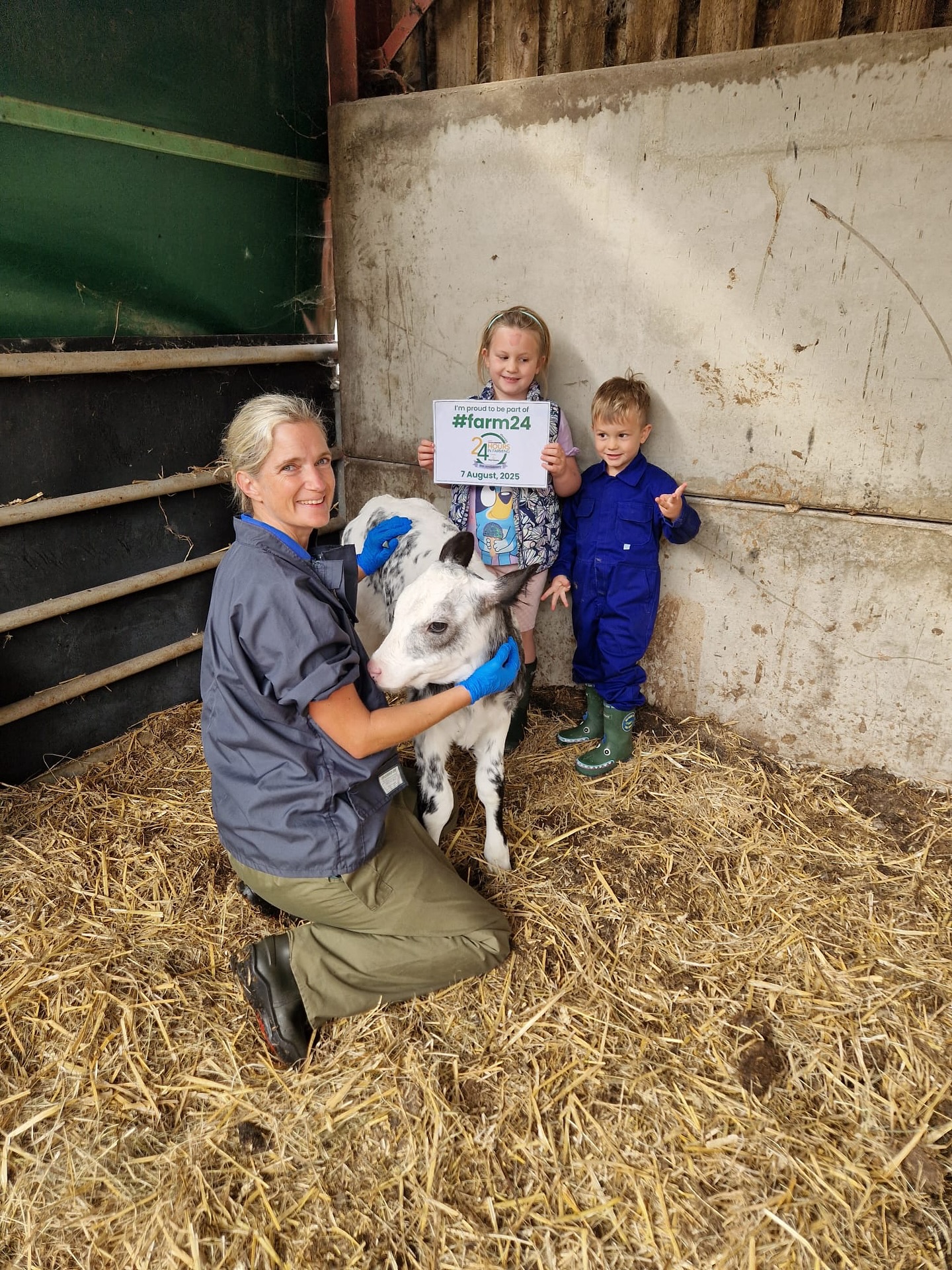 #FARM24
Vet Alice had some extra help while looking at some calves today! Work experiences just keep looking younger and younger!🐮