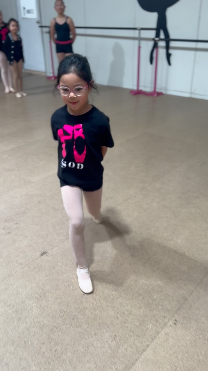 🩷🖤SATURDAYS🩷🖤 From ages 18months to Adult ,Our students are learning new skills every week . Understanding terminology and perfecting the quality is of each step. Amazing dedication , determination and concentration by all our students! #csod #ballet #jazz #contemporary #tap #kinder #ravenhall 🩷🖤