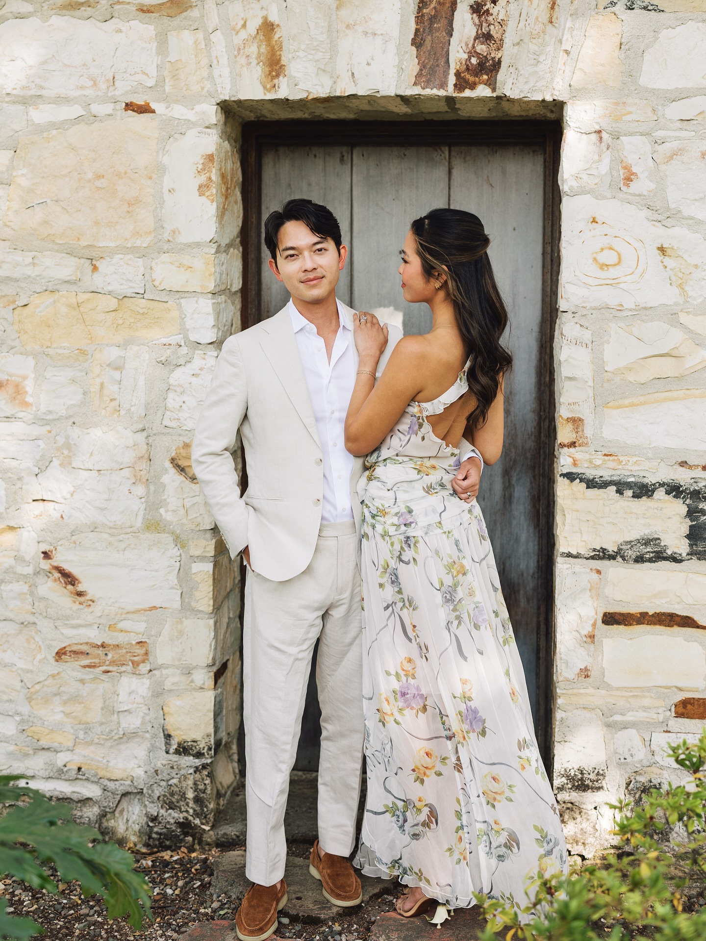 There’s nothing more chic than a bride who makes a statement all weekend long.
Whether it’s a bold look for the rehearsal dinner or a playful outfit for the after party, fashion-forward choices that reflect your personality make the entire weekend feel that much more you. ✨ It’s the personal touches that turn beautiful events into unforgettable ones.
Photographer: @ashleycarlascio
Planning & Design: @styledbylinds_
Florals: @amywestfloral
Venue: @holmanranch
Hair & Makeup: @amandajenellemua
#carmelvalley #carmelweddingplanner #californiaweddingplanner #californiawedding #holmanranch