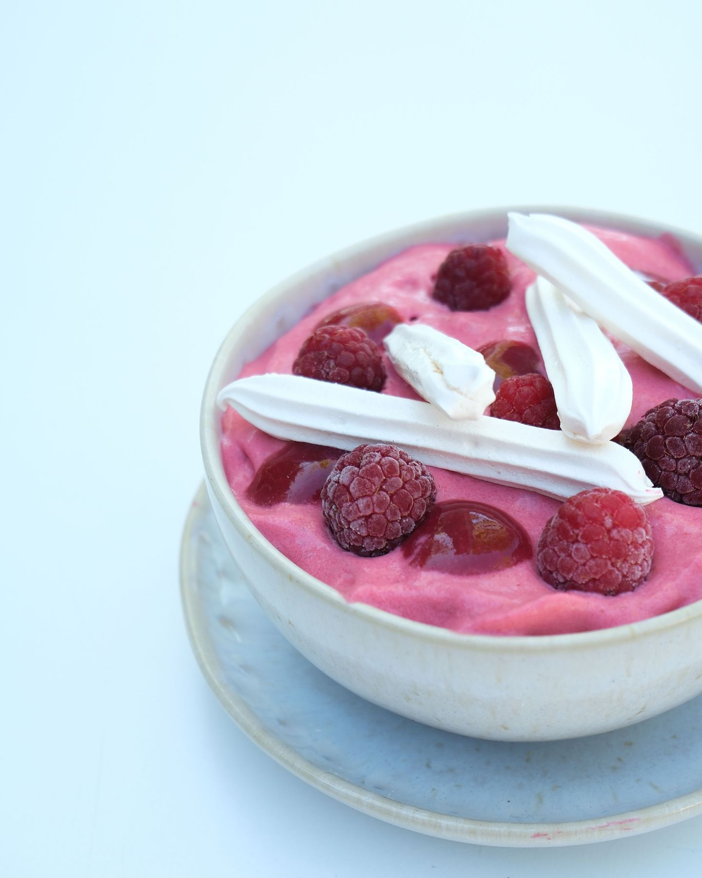 Au Belvédère, nous nous adaptons aux saisons ! Pour l'été, nous sublimons la framboise en la déclinant sous toutes ses formes ☀️